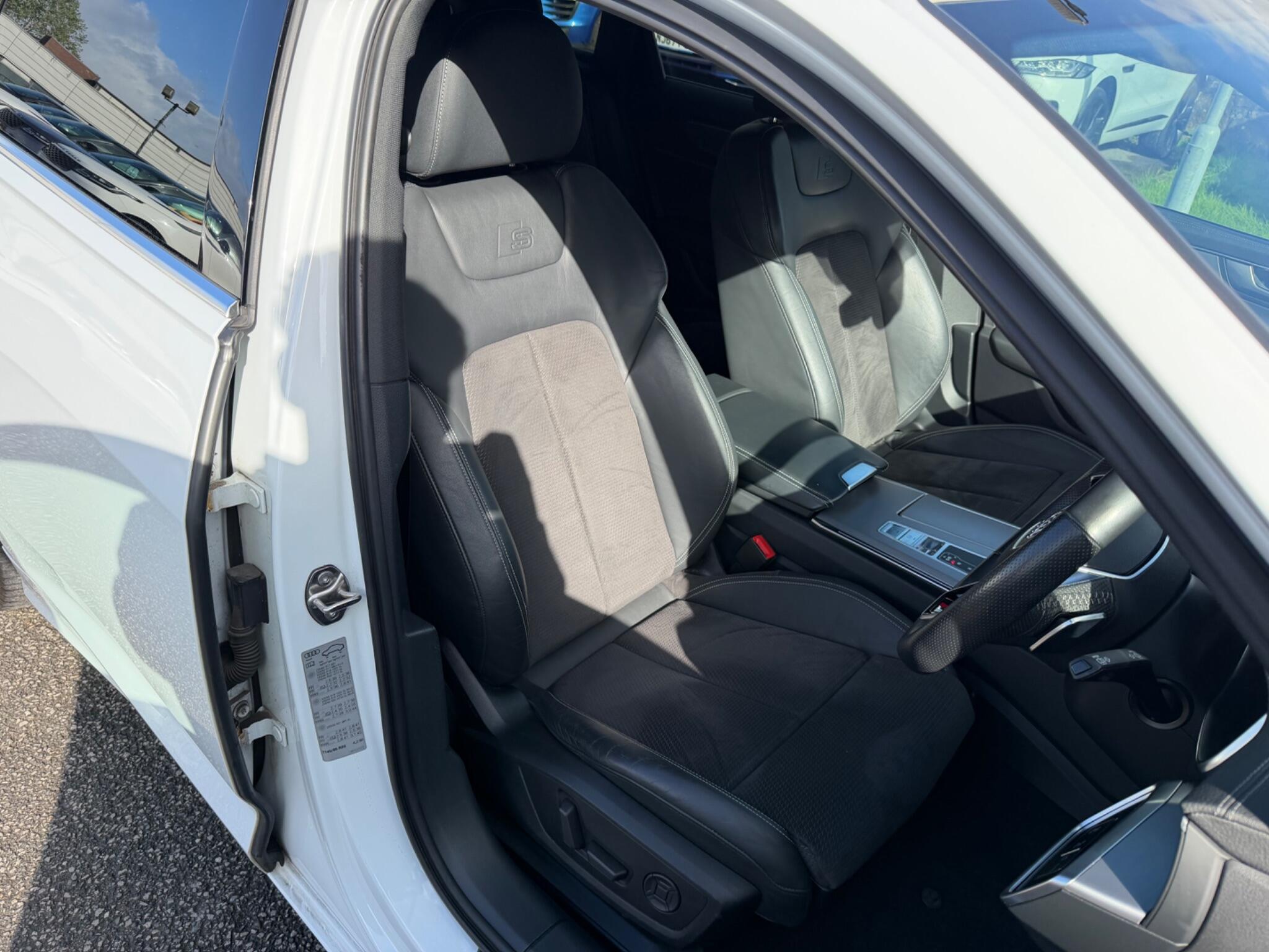 Audi A6 view 15