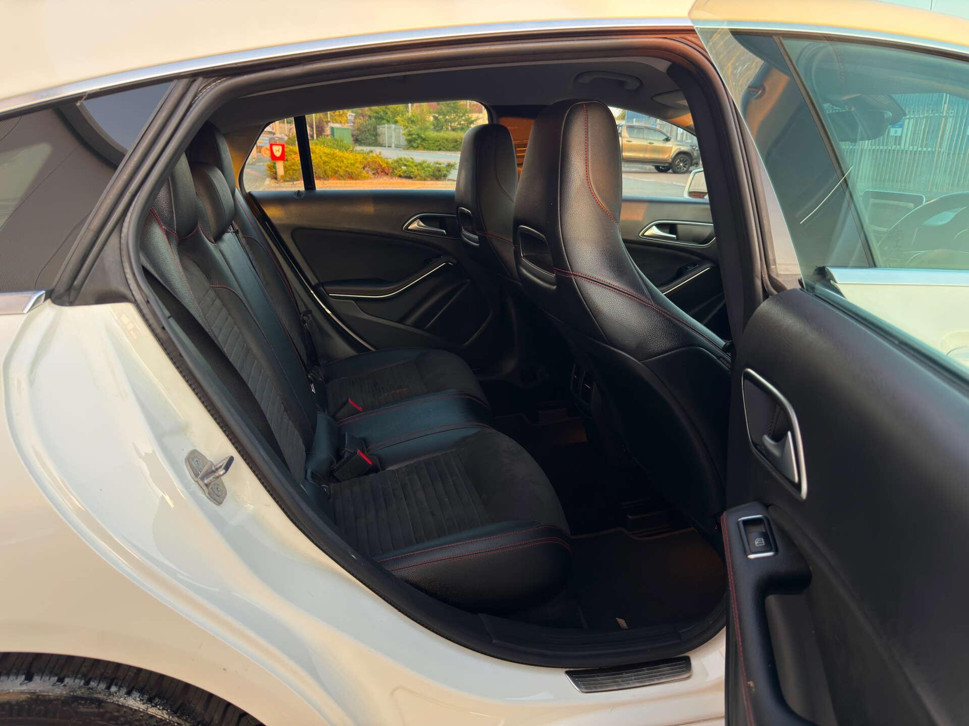 Mercedes-Benz Cla view 32