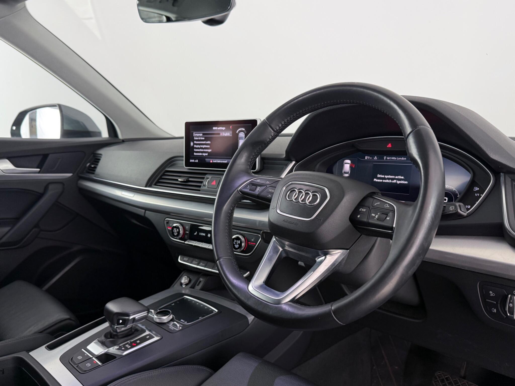 Audi Q5 view 2