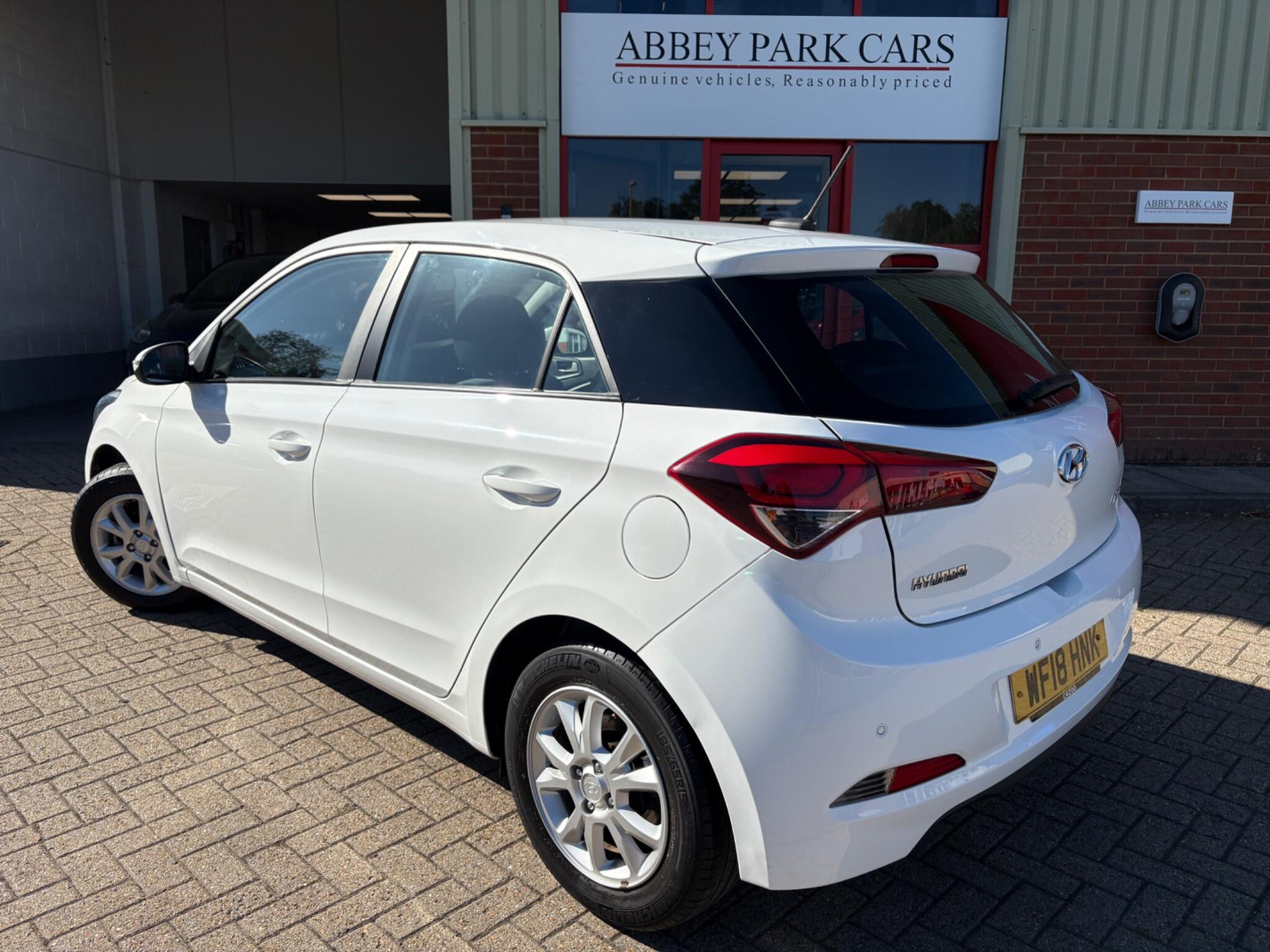 Hyundai i20 view 5