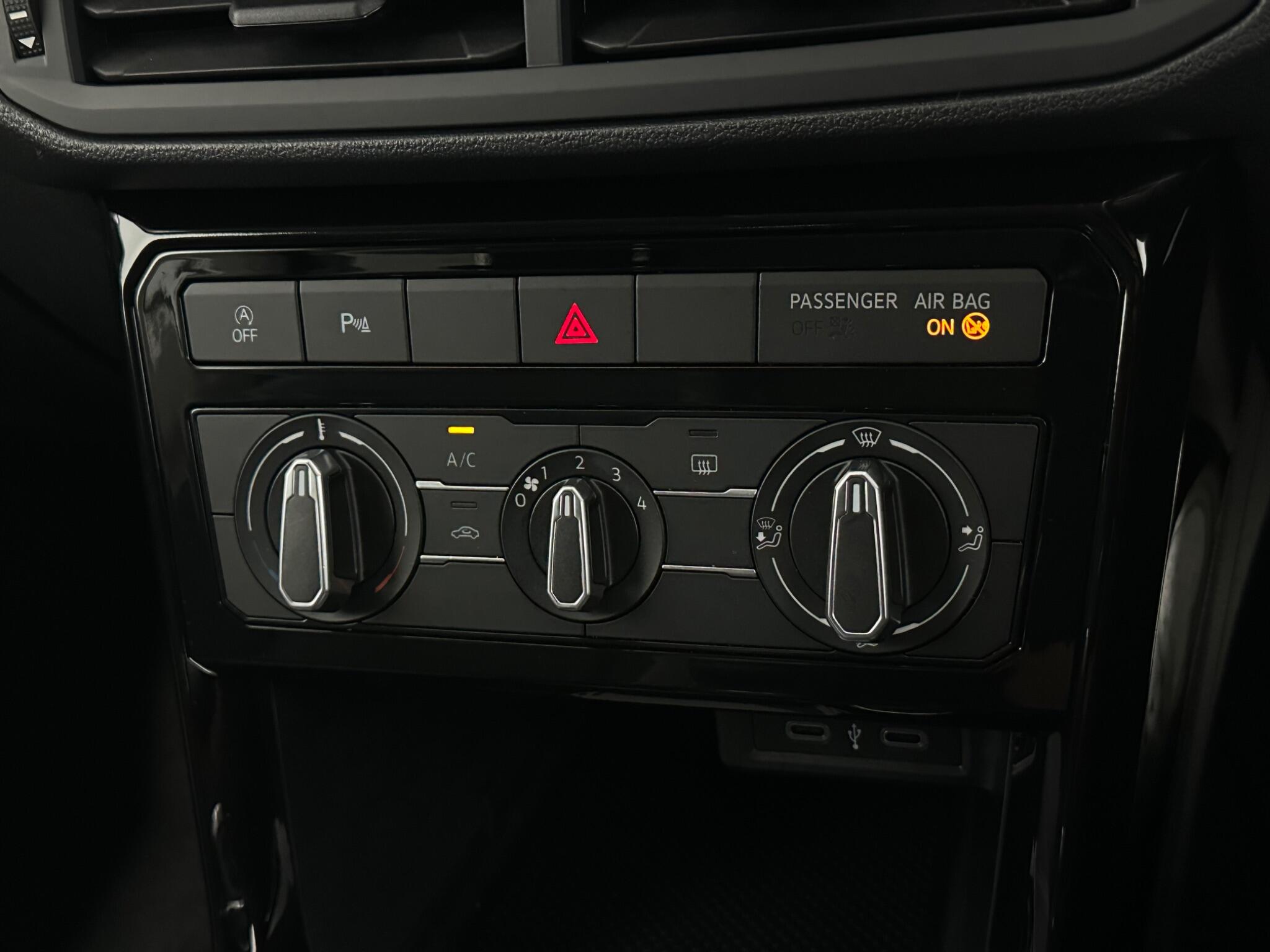 Volkswagen T-Cross view 21