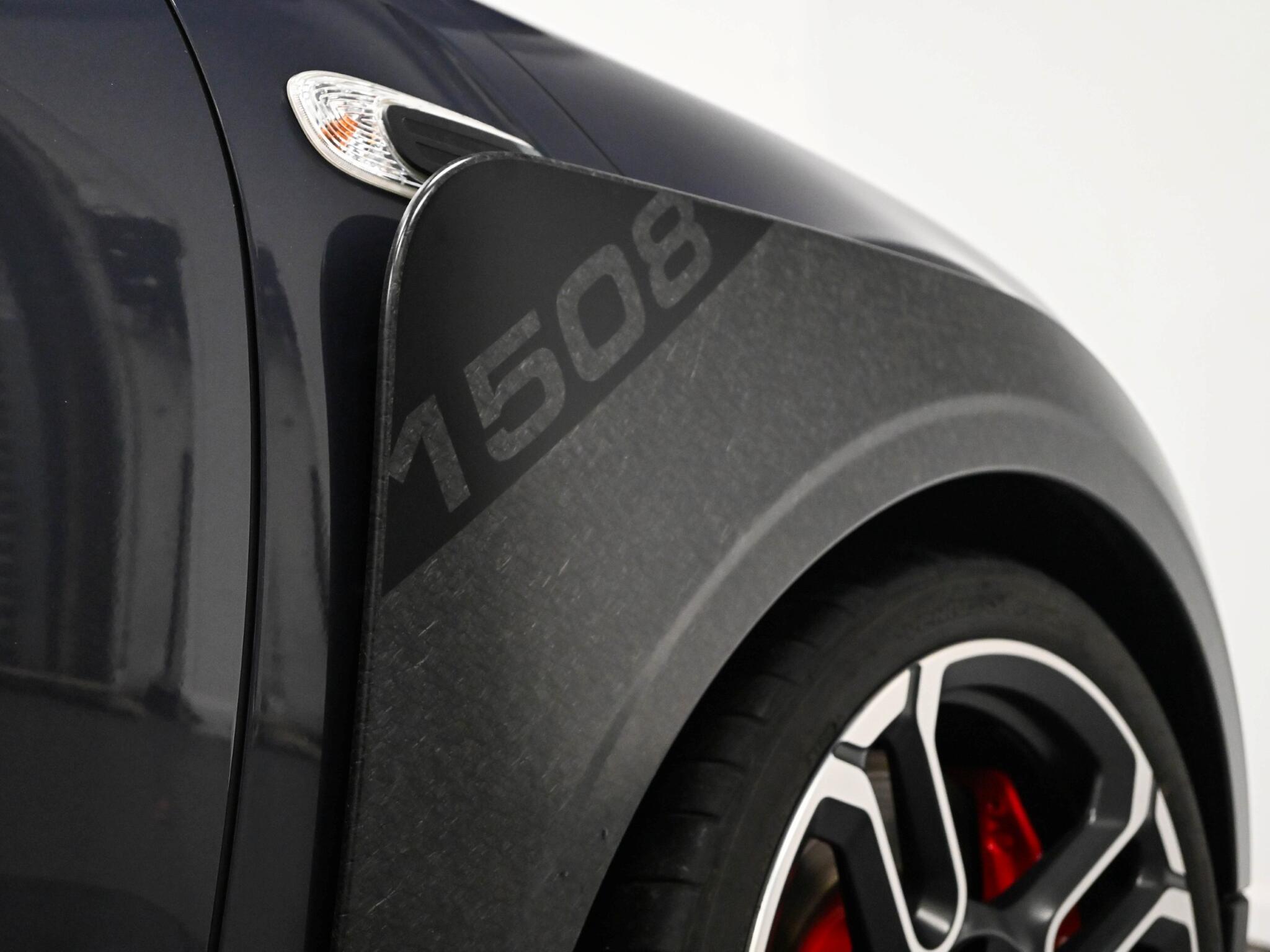 Mini Hatch view 24