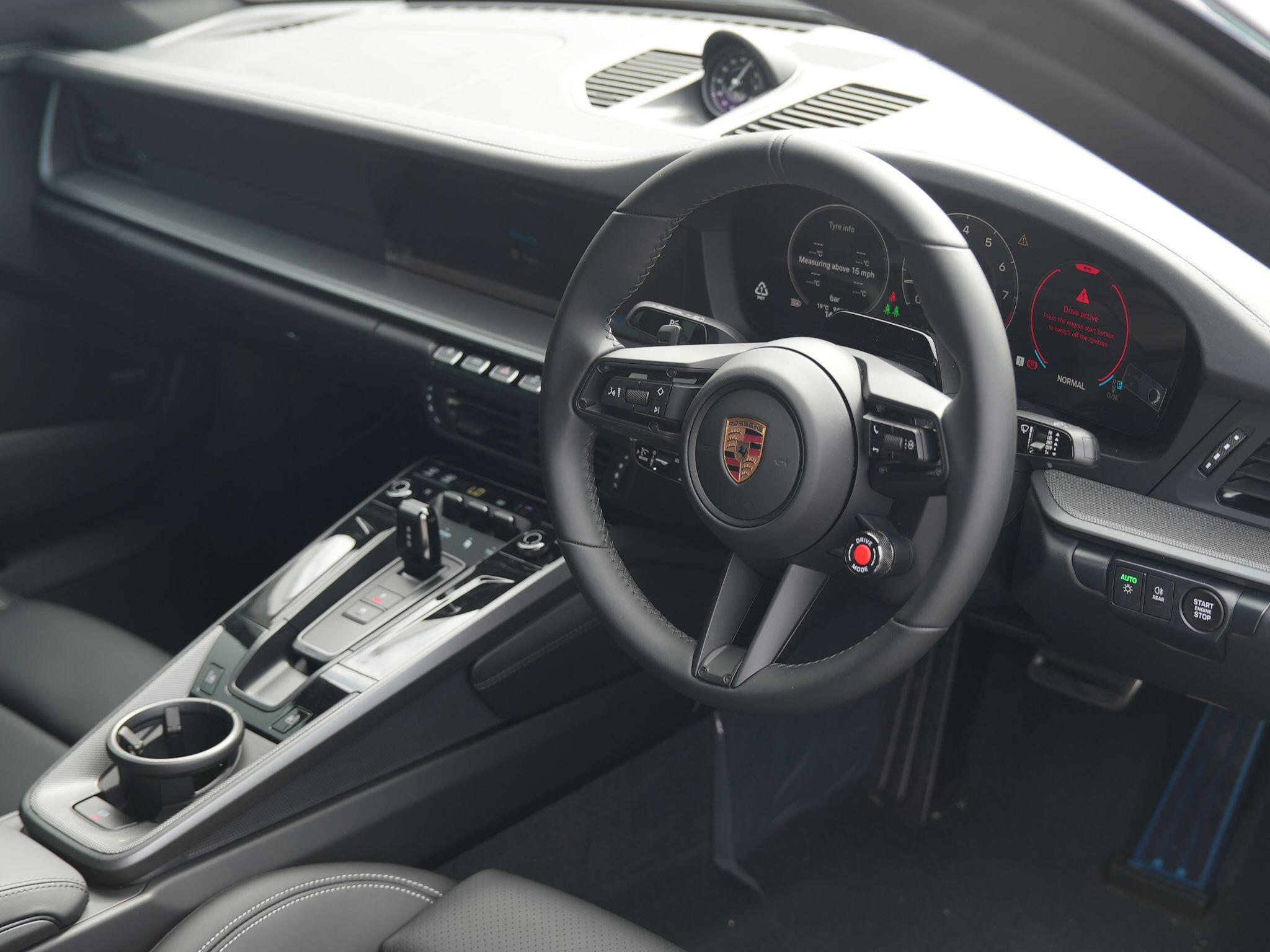 Porsche 911 view 22