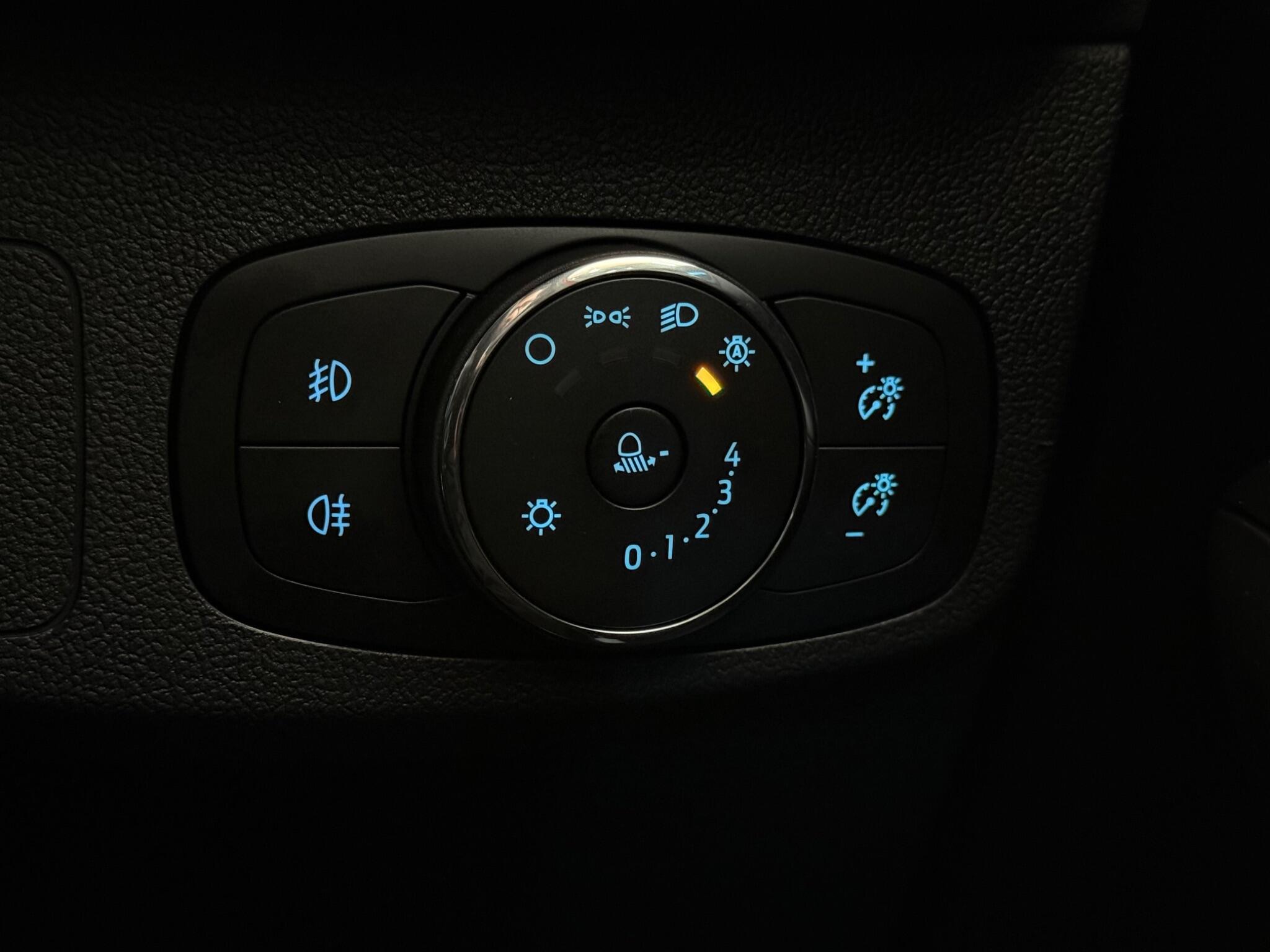 Ford Focus view 24