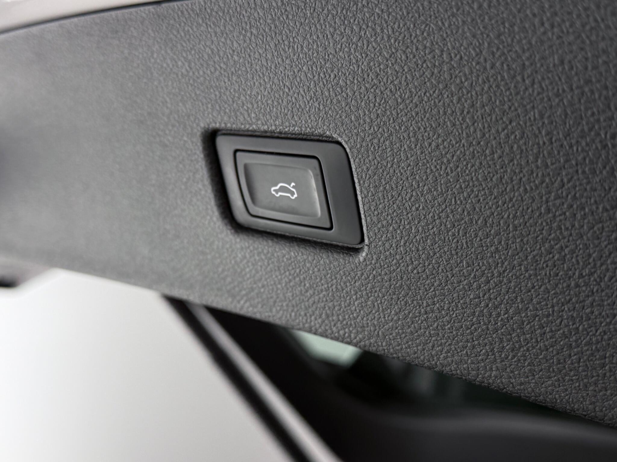 Audi Q5 view 13