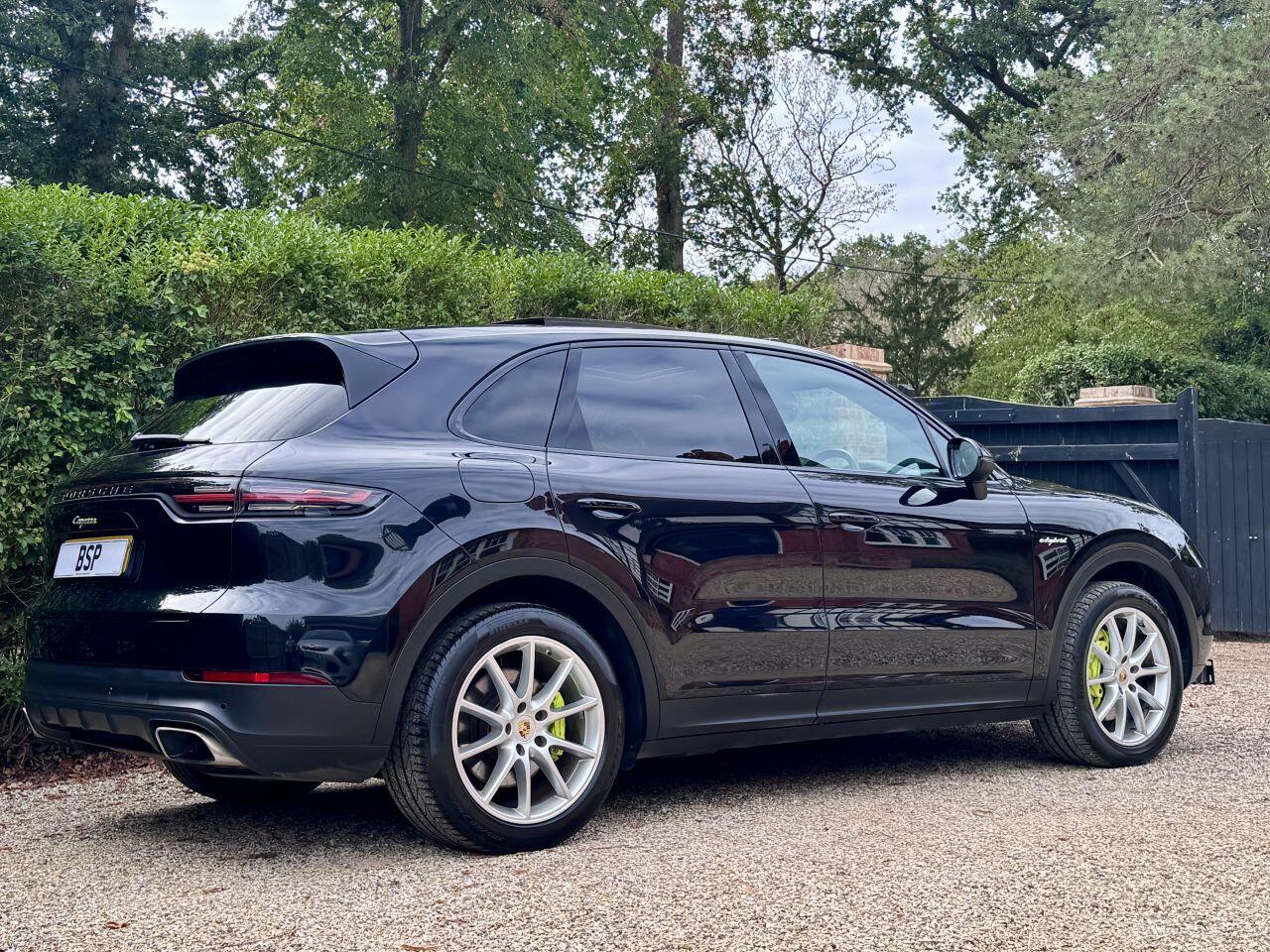 Porsche Cayenne view 40
