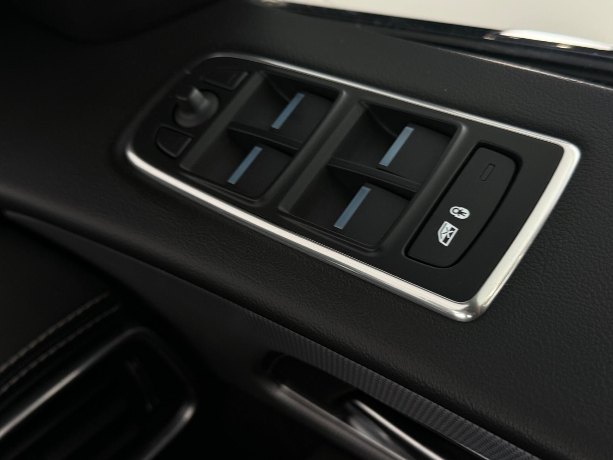 Jaguar F-Pace view 20