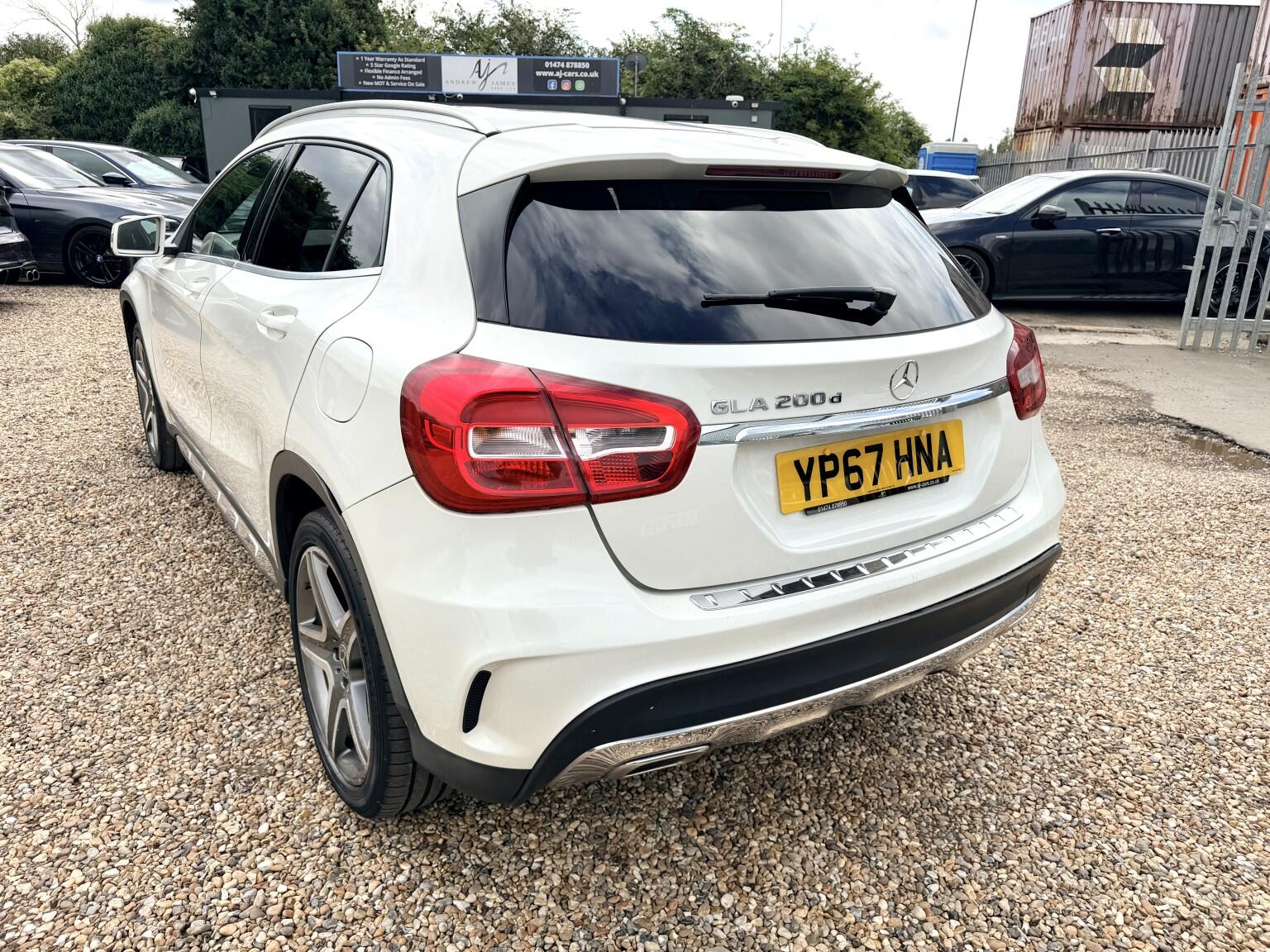 Mercedes-Benz Gla view 6