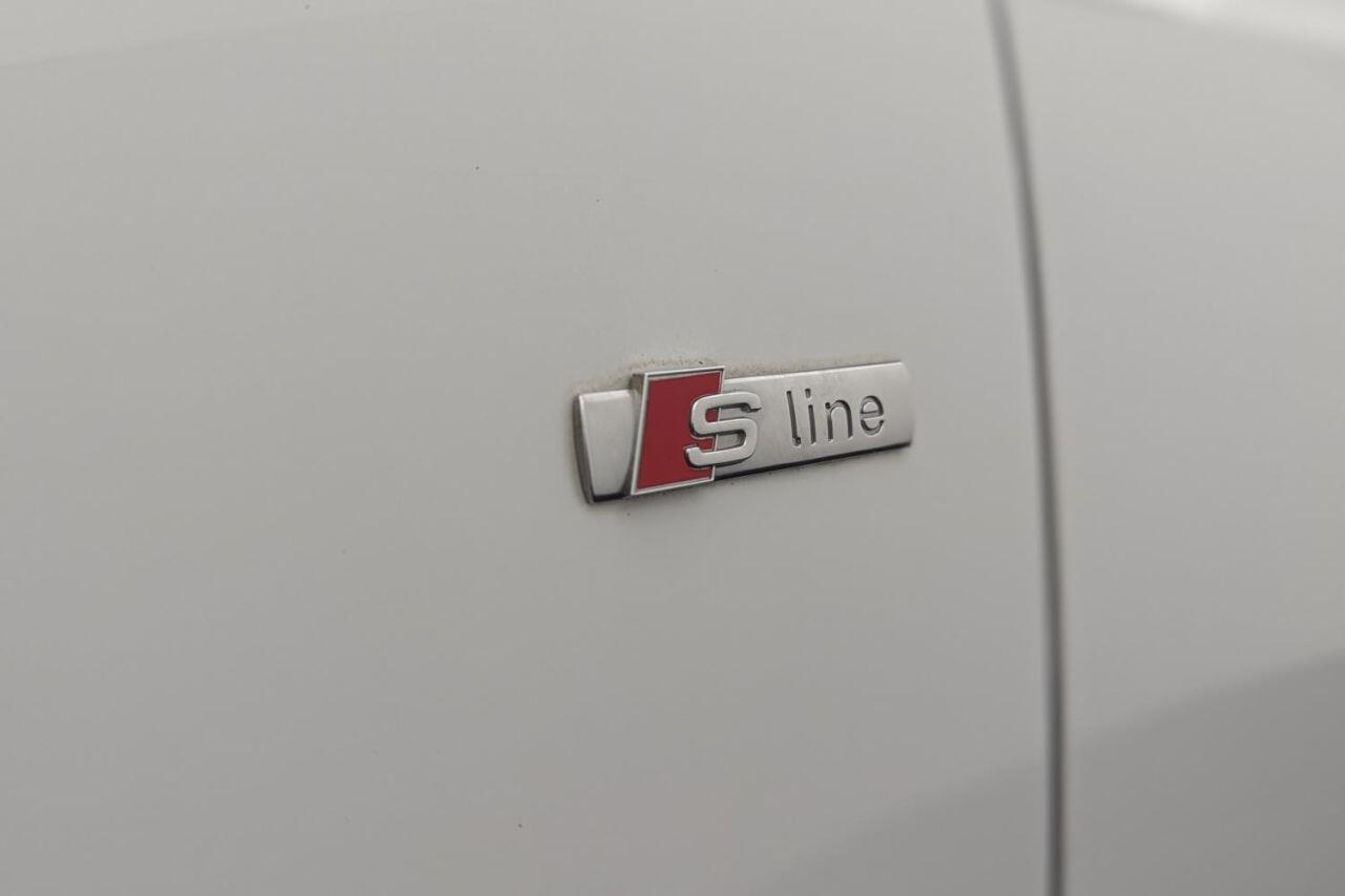 Audi Q3 view 41