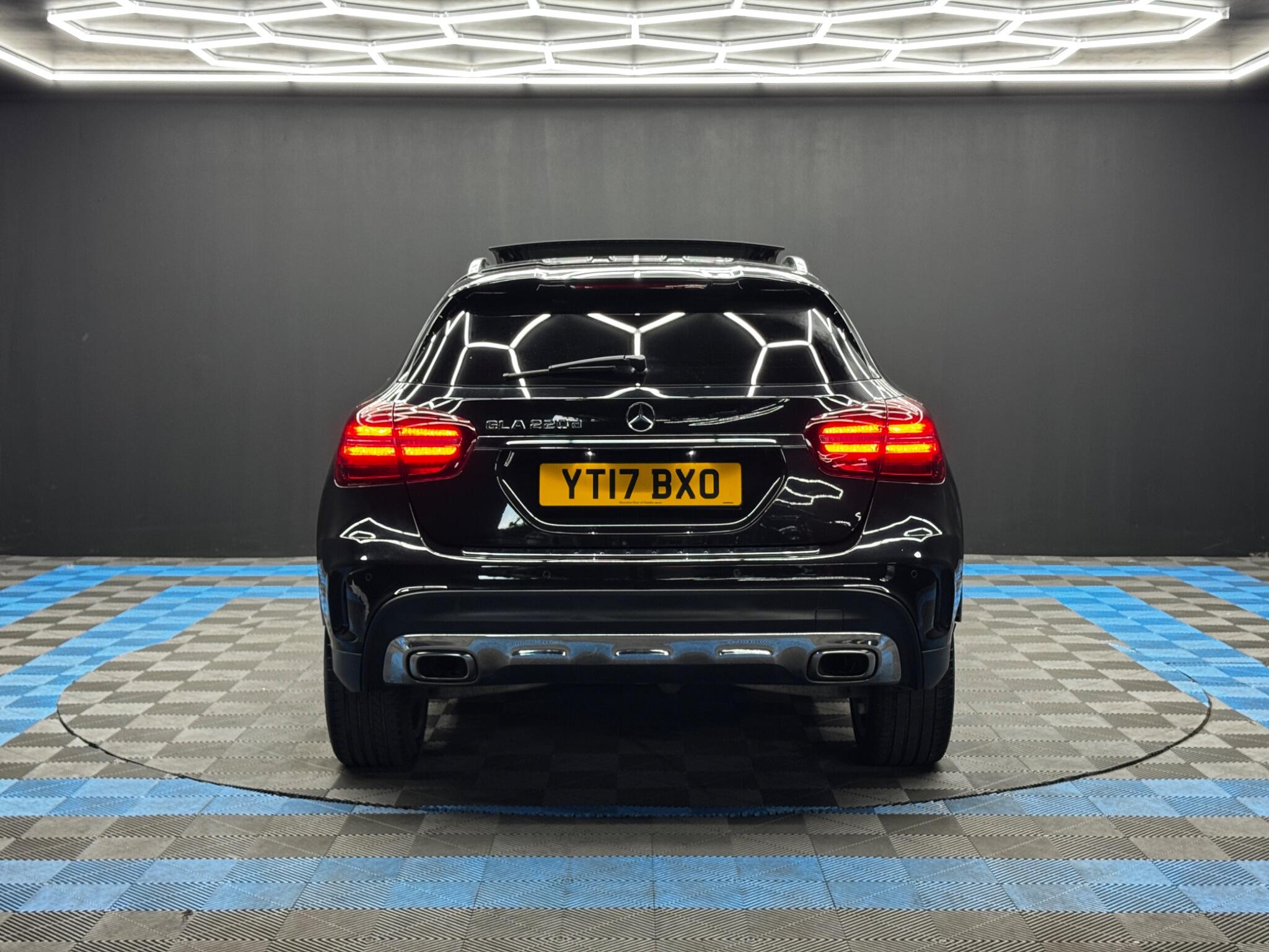 Mercedes-Benz GLA view 6