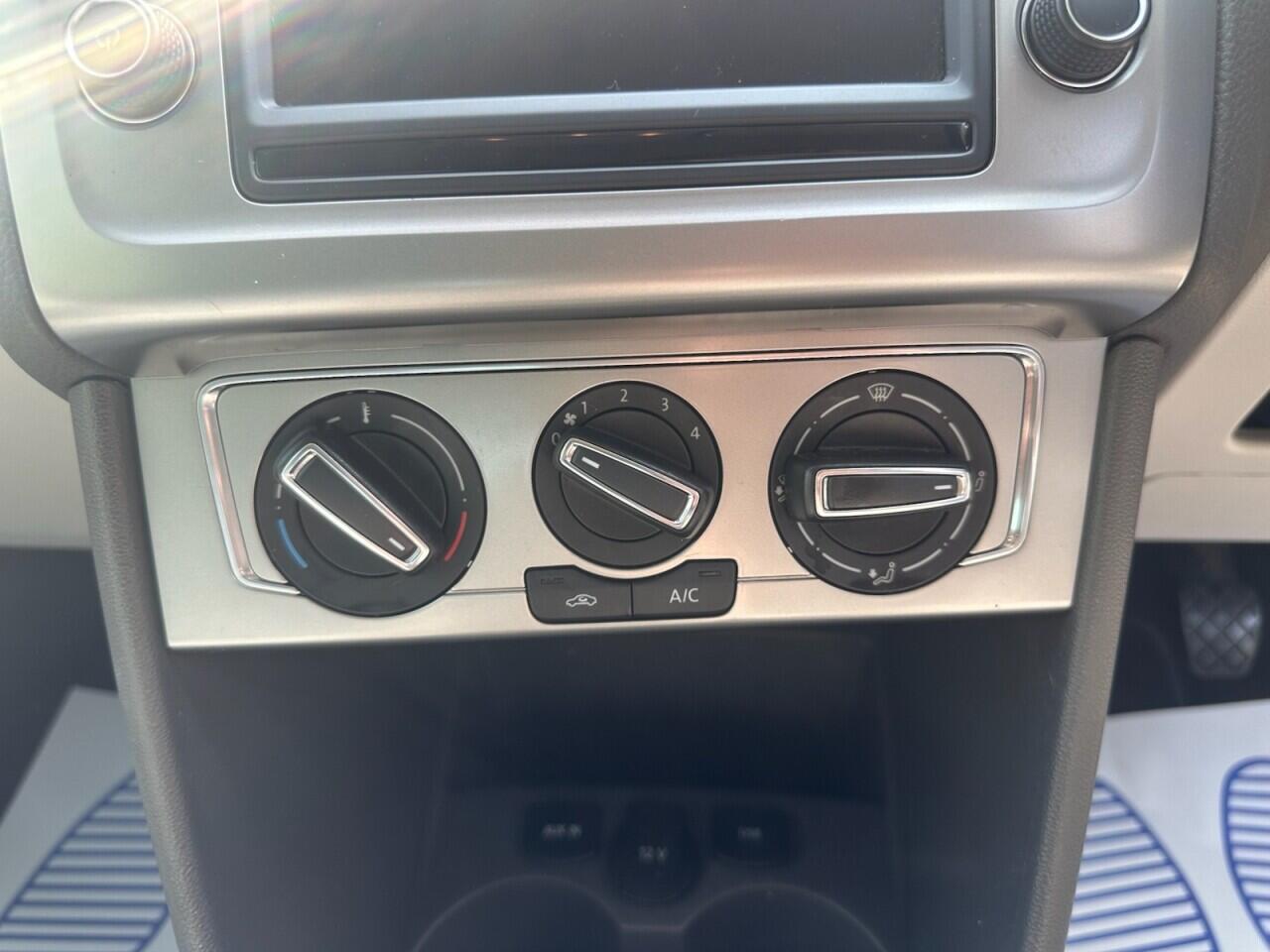 Volkswagen Polo view 29