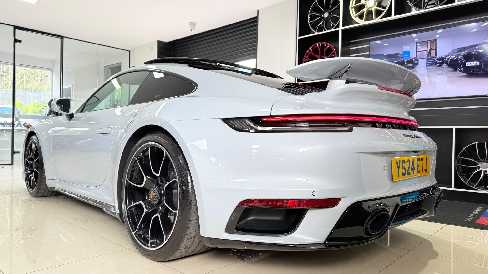 Porsche 911 view 61