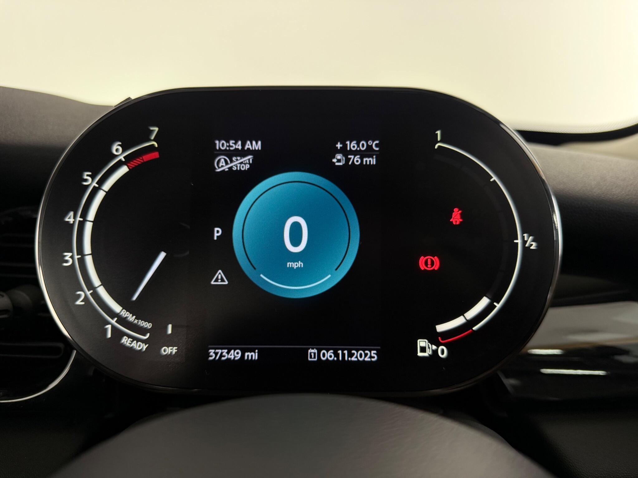 Mini Hatch view 23