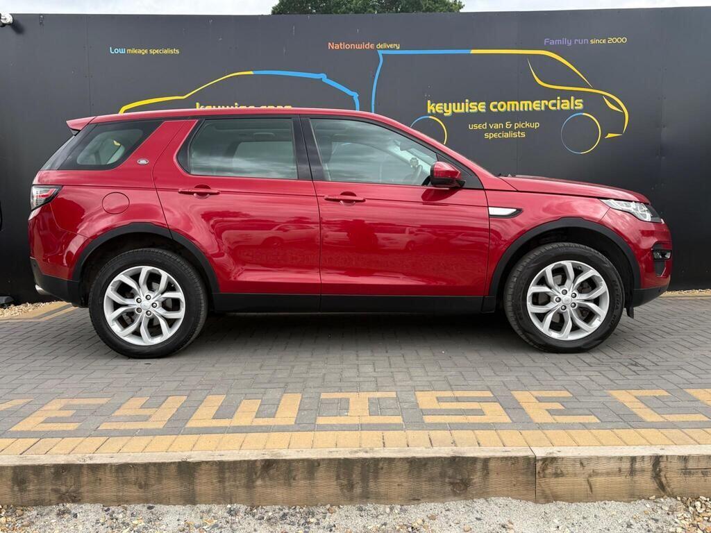 Land Rover Discovery Sport view 7