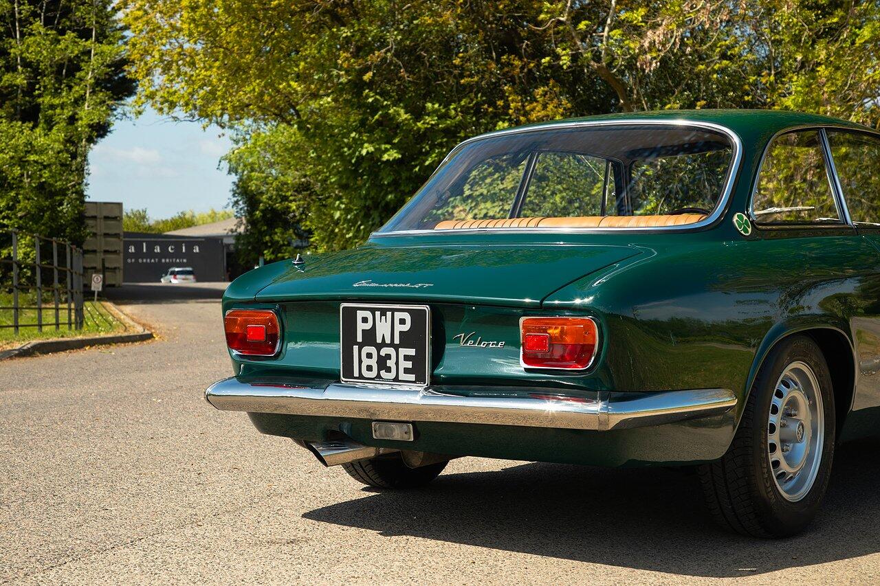 Alfa Romeo Giulia view 111