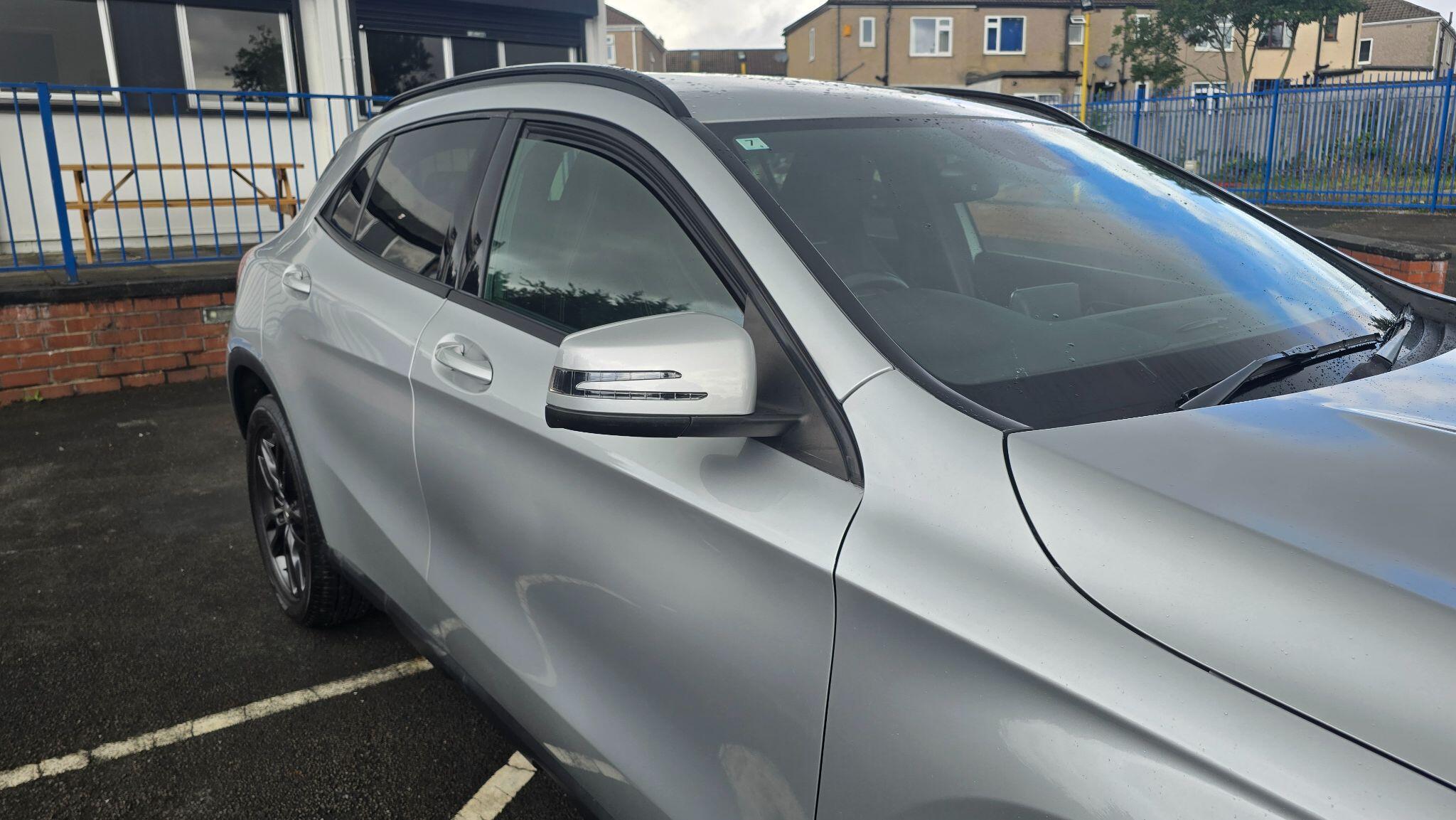 Mercedes-Benz GLA view 27
