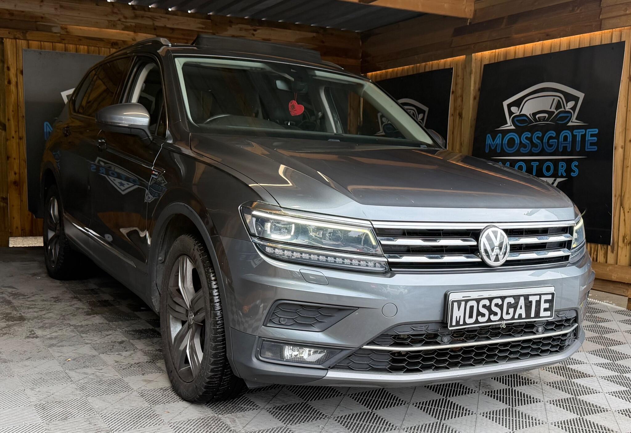 Volkswagen Tiguan Allspace view 3