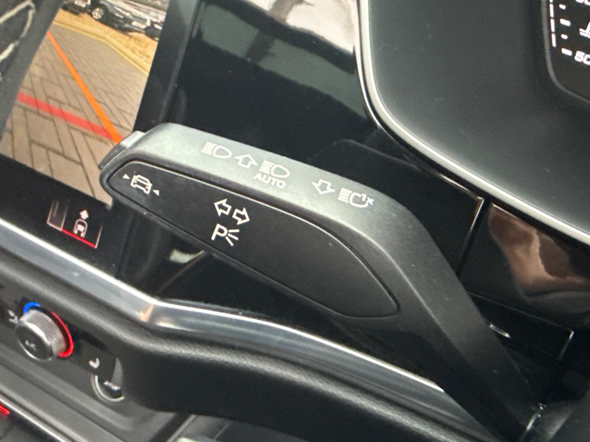 Audi Q3 view 34
