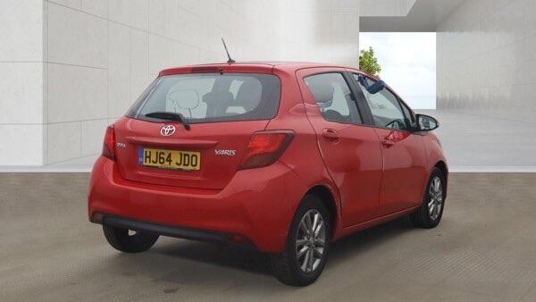 Toyota Yaris view 4