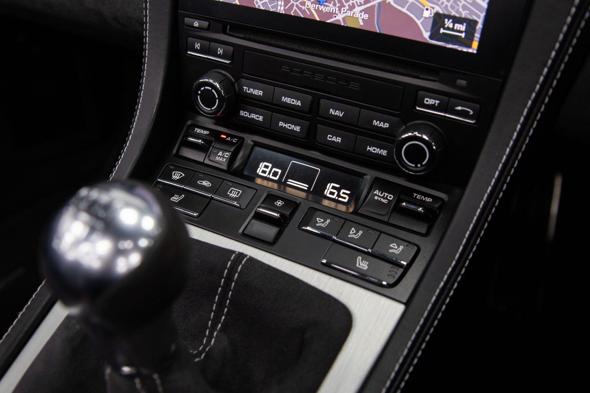 Porsche 718 Spyder view 43