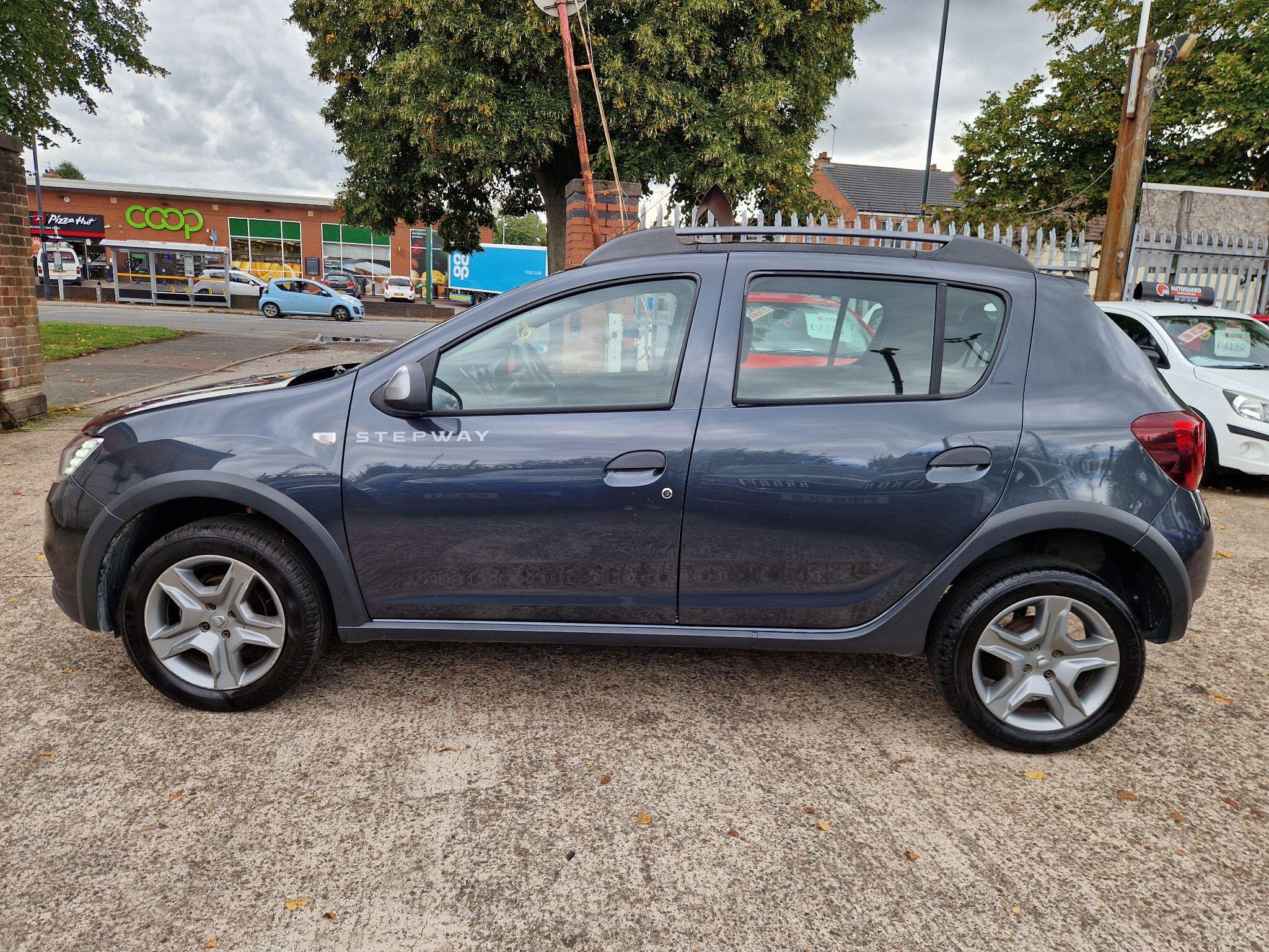 Dacia Sandero Stepway view 3