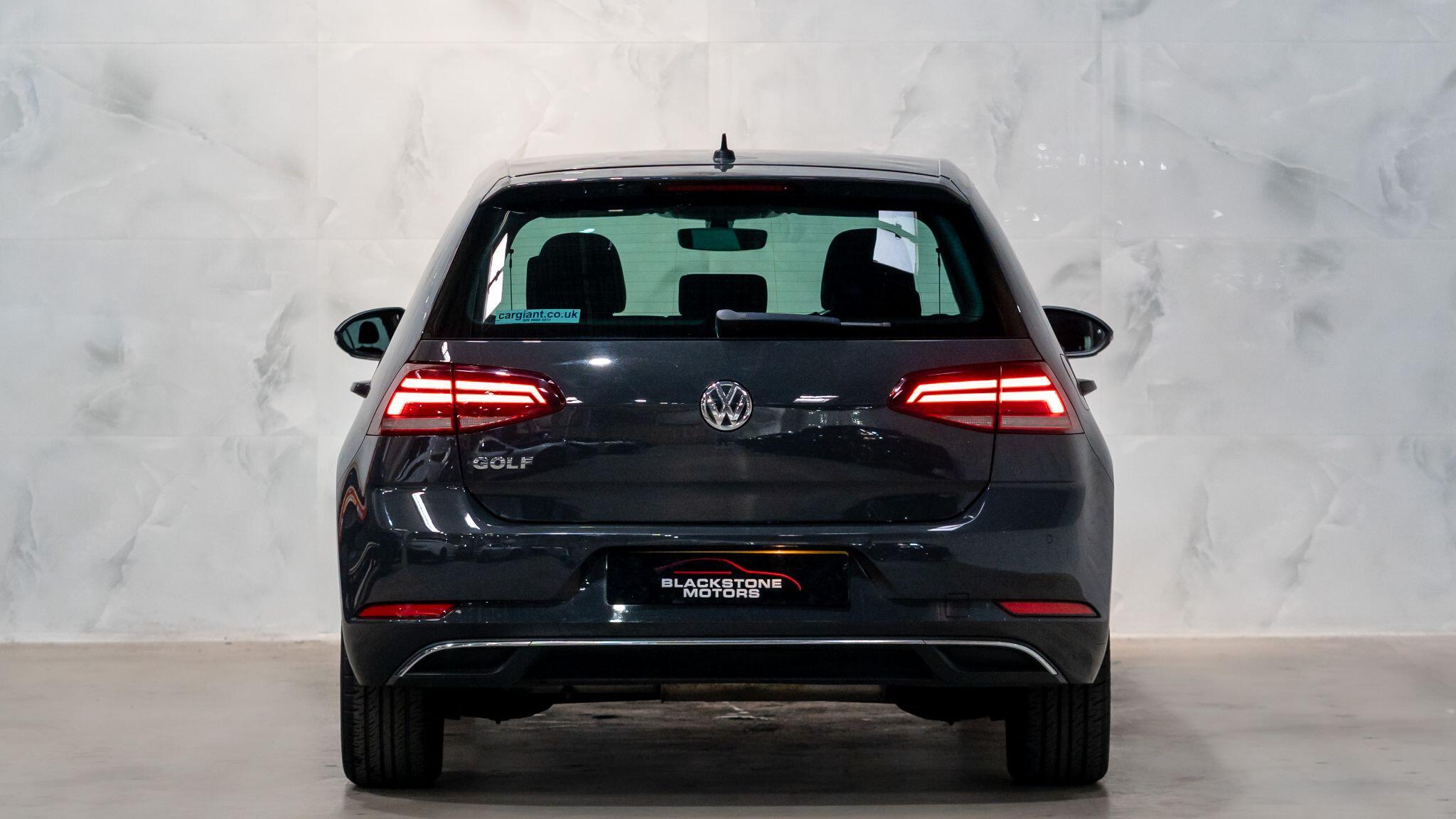 Volkswagen Golf view 6