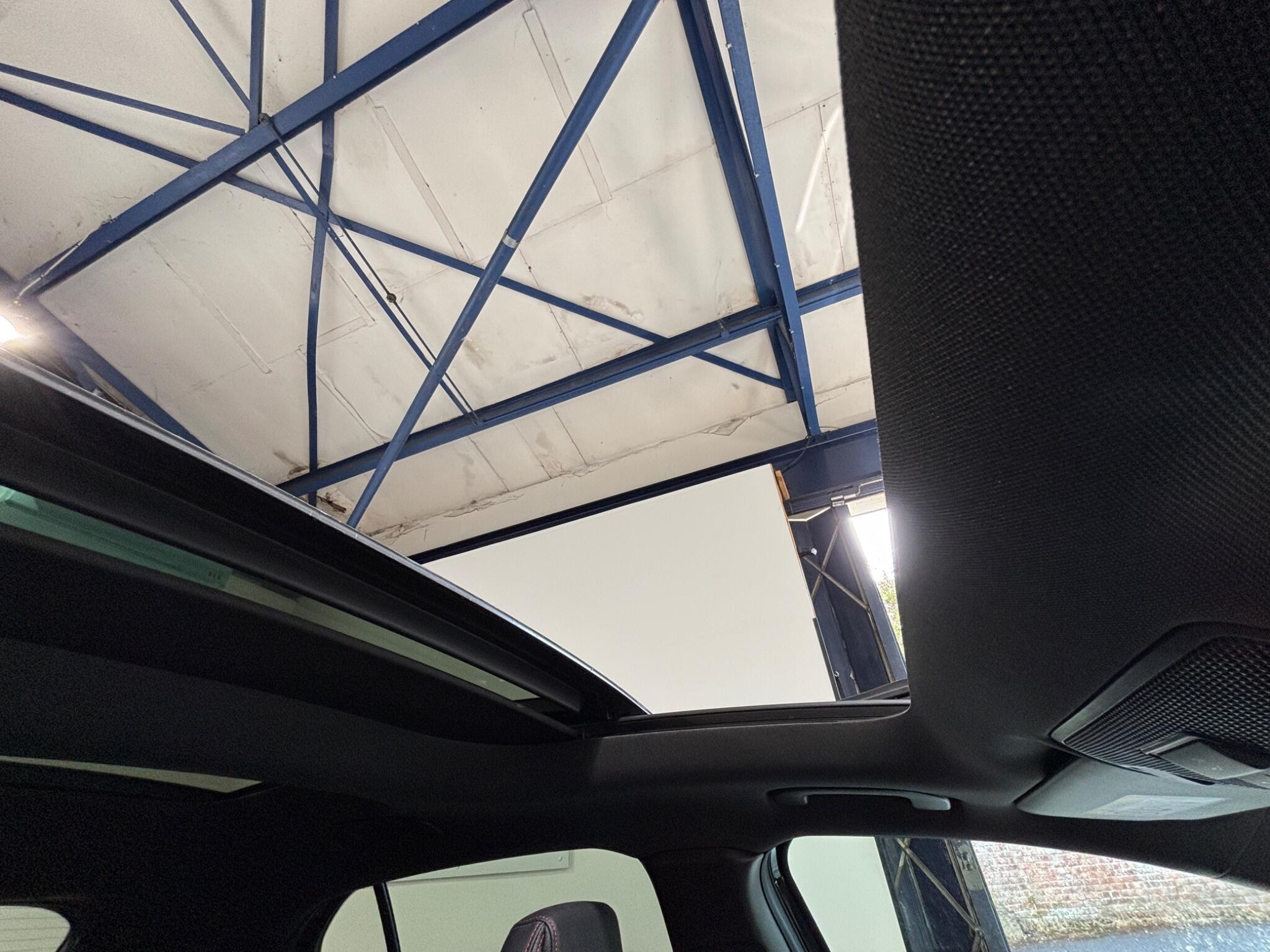 Mercedes-Benz Gla view 51