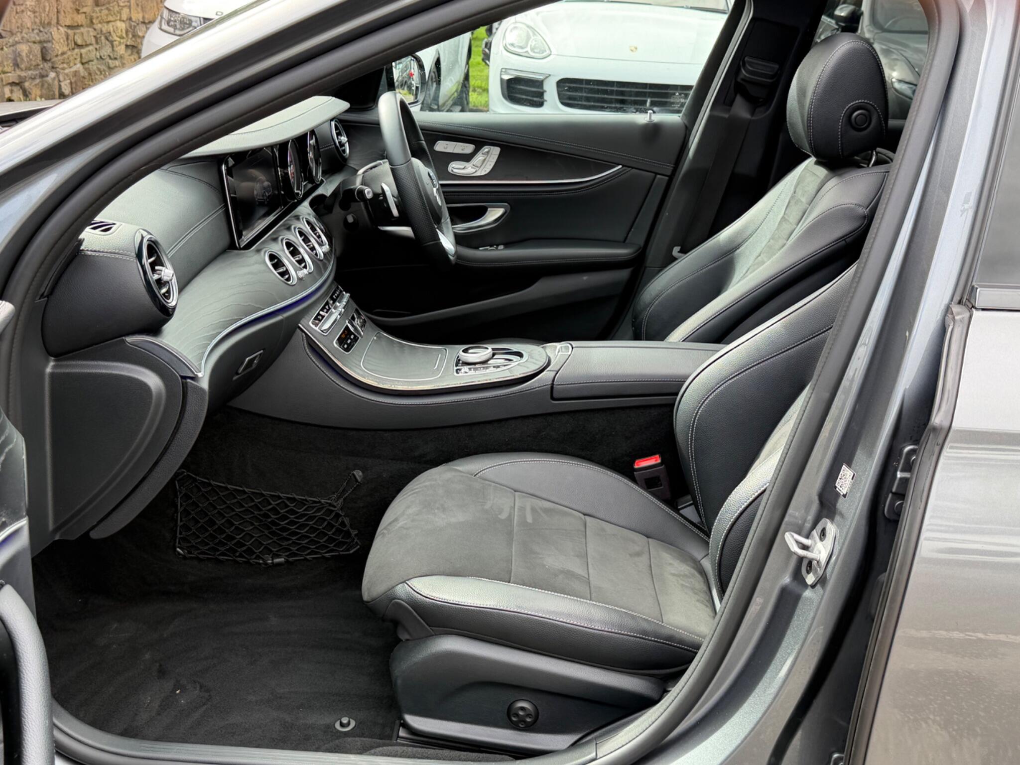 Mercedes-Benz E-Class view 18