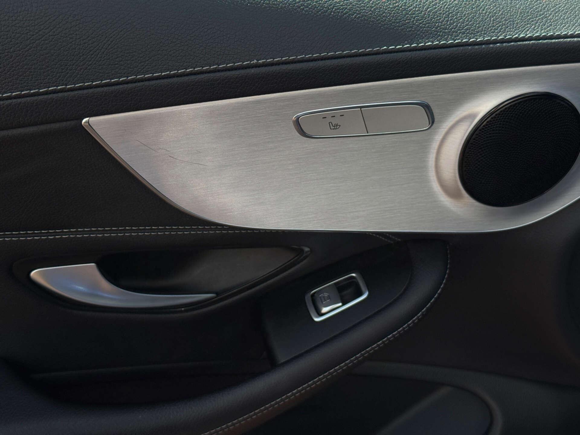 Mercedes-Benz C Class view 33