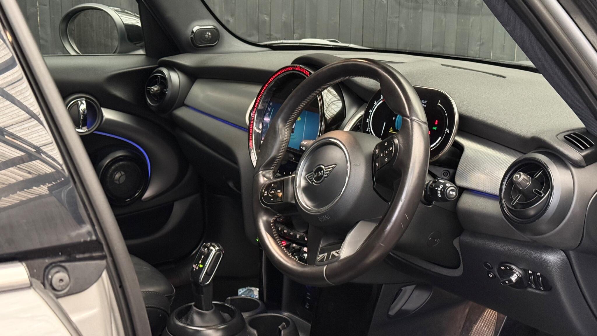 Mini Hatch view 17