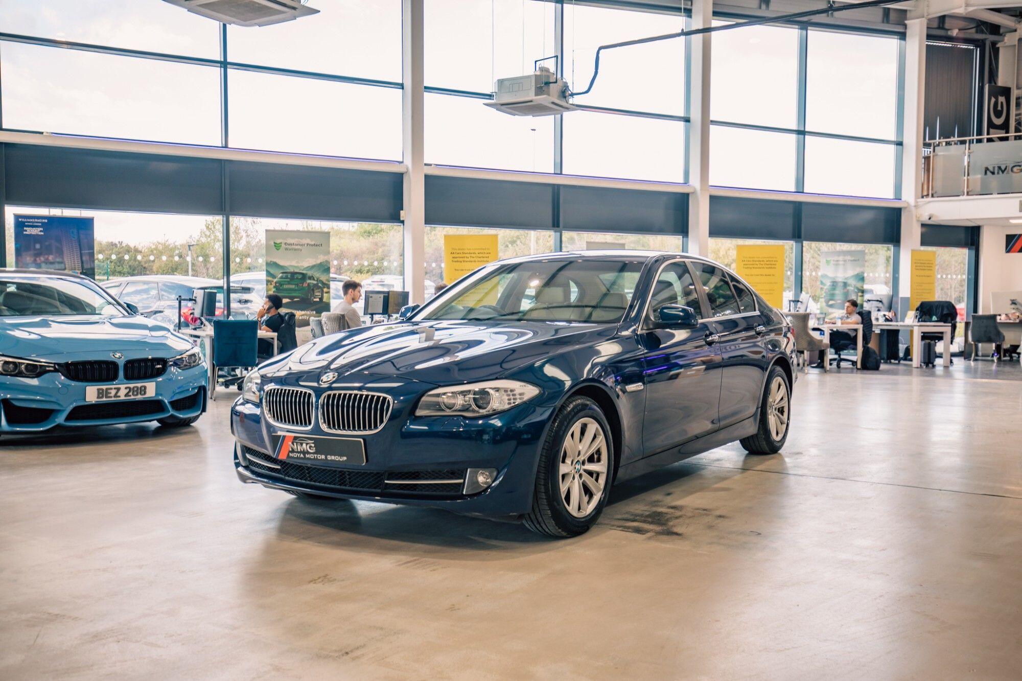 BMW 5 Series view 24