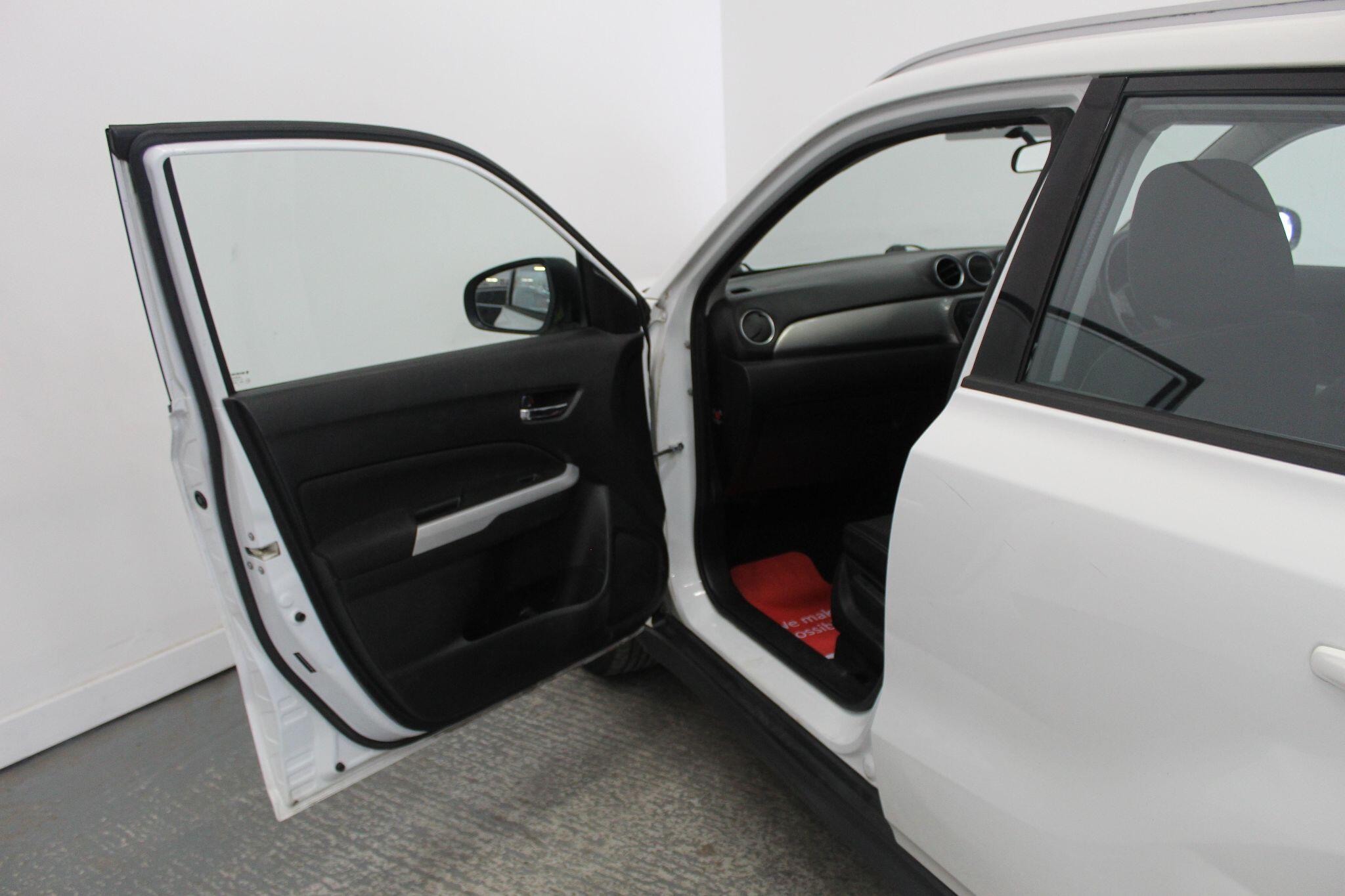Suzuki Vitara view 25