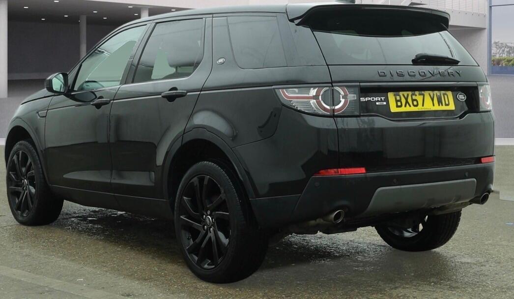 2017 Land Rover Discovery Sport 2.0 TD4 HSE Black Auto 4WD Euro 6 (s/s) 5dr • 72,350 miles image 4