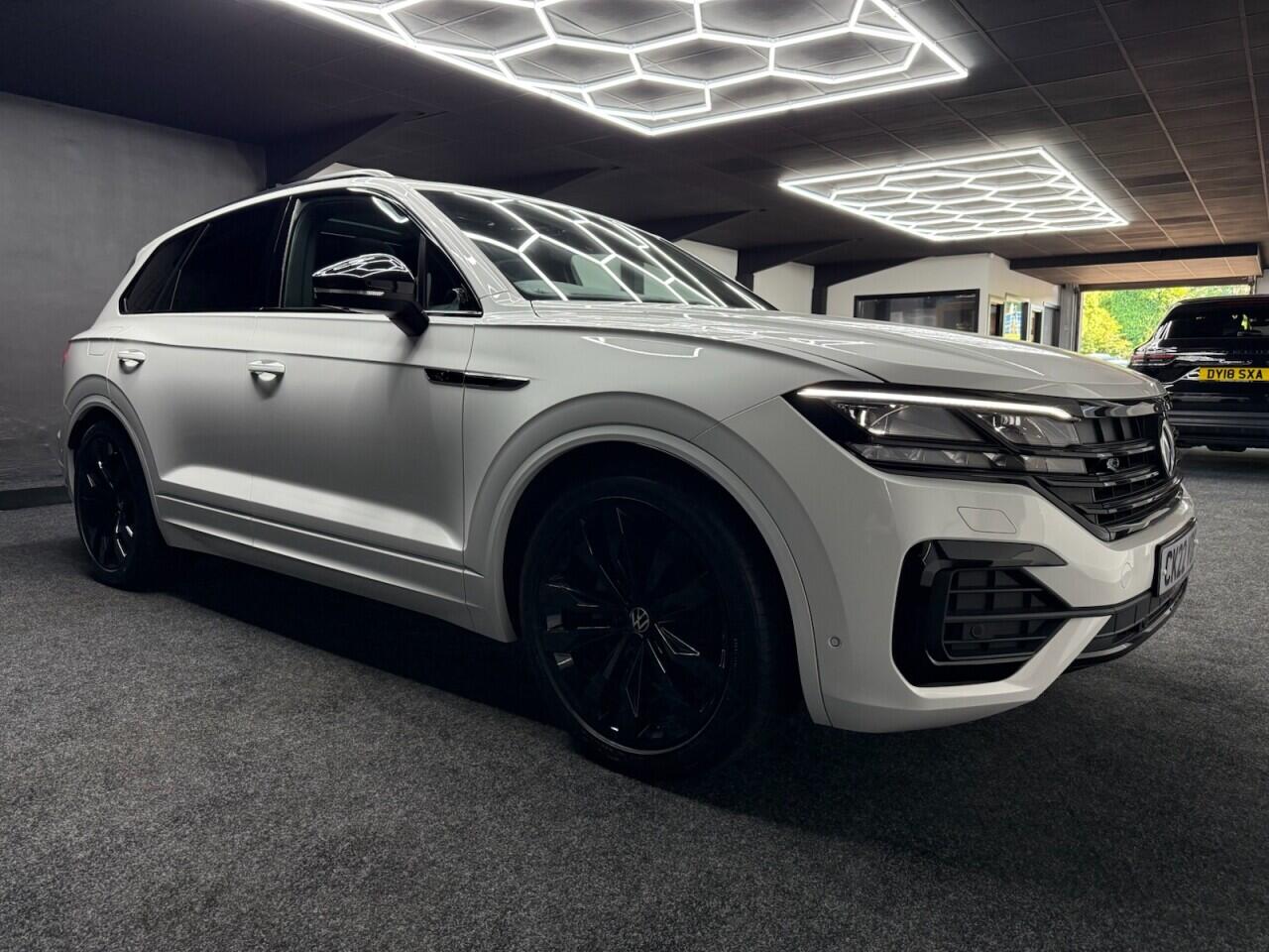 Volkswagen Touareg view 17