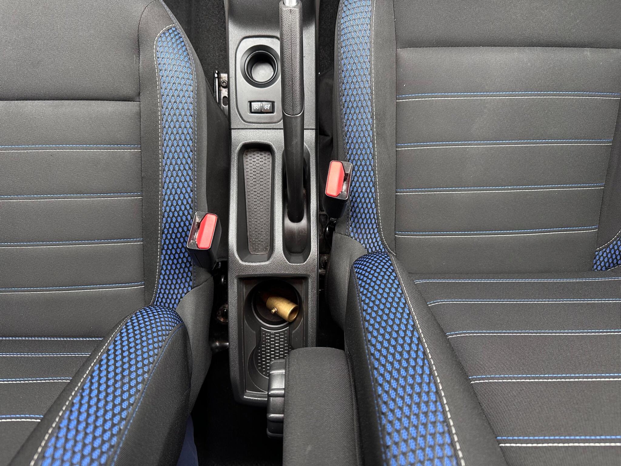 Dacia Duster view 40