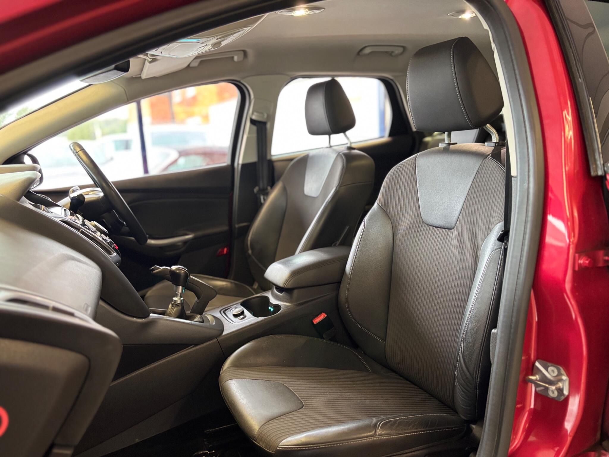Ford Focus view 37