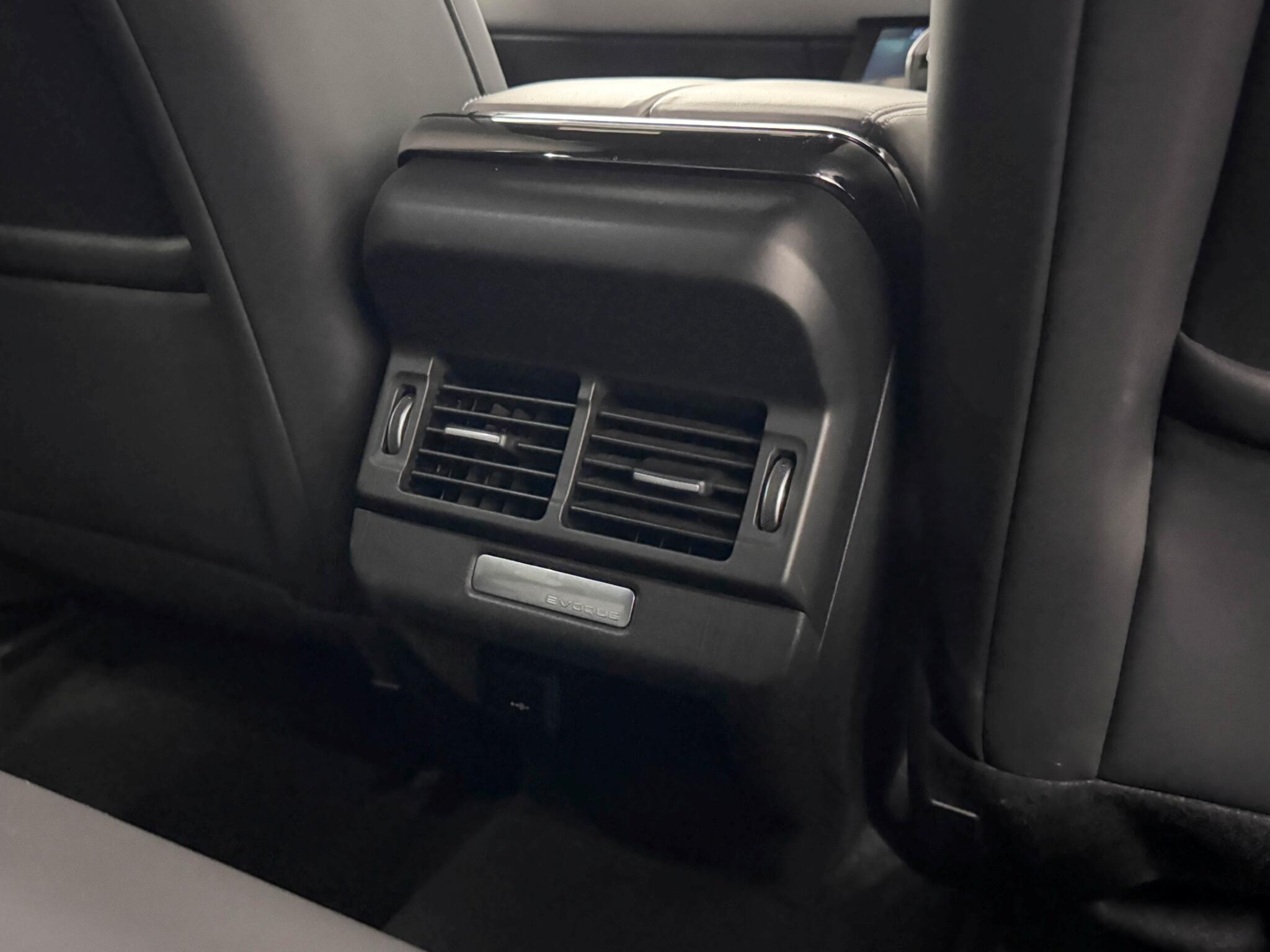 Land Rover Range Rover Evoque view 28