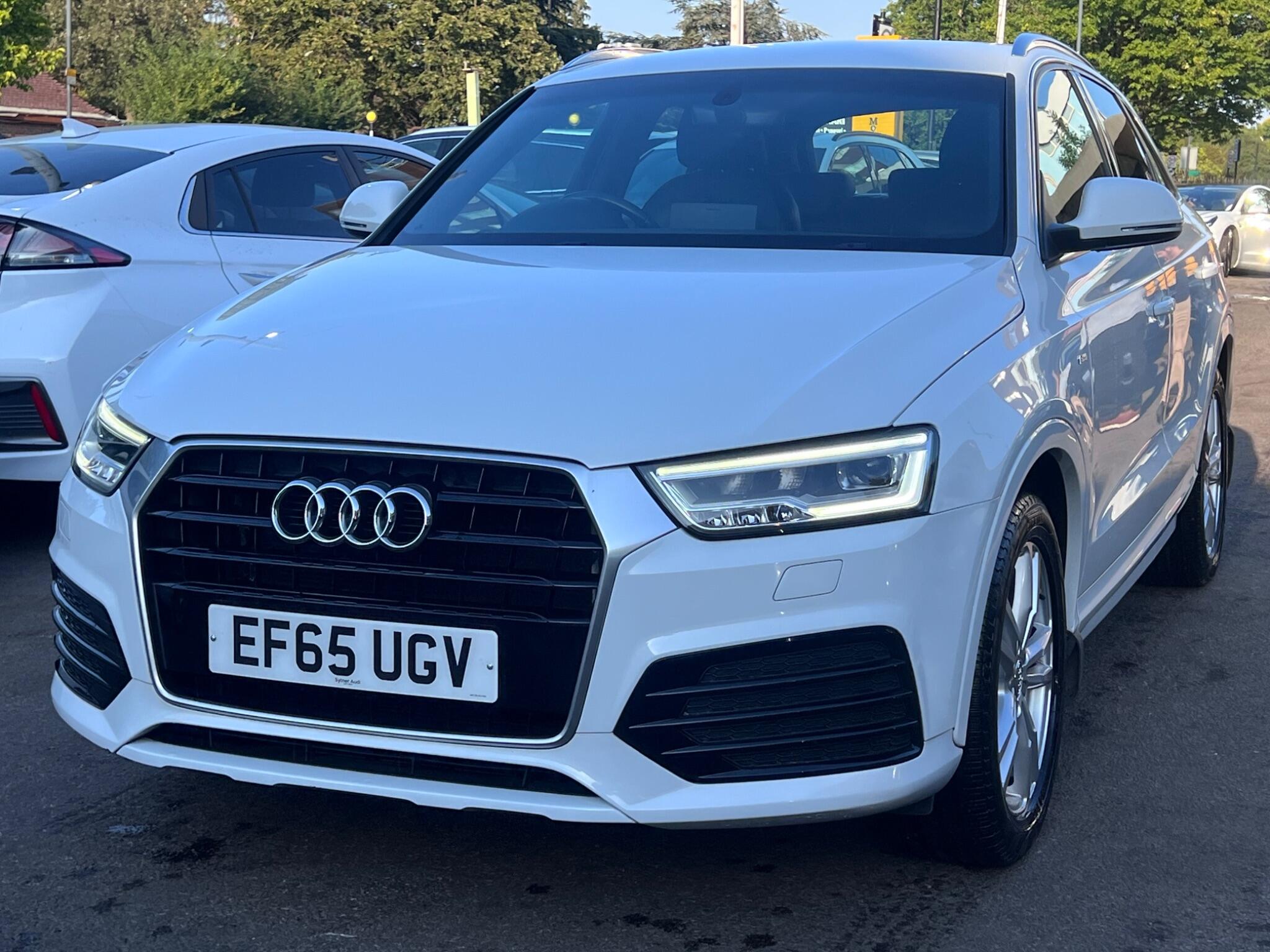 Audi Q3 view 7