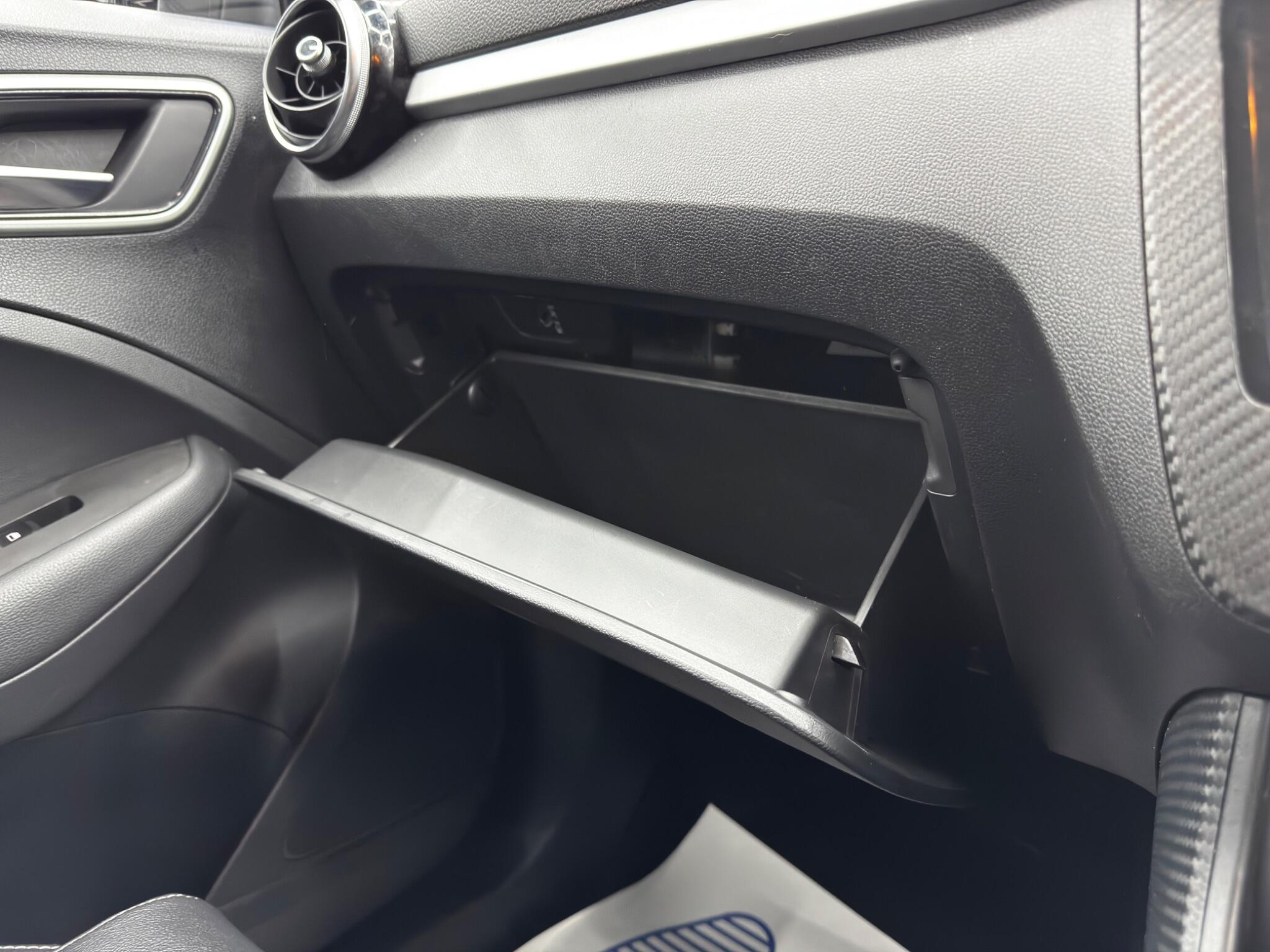 MG ZS view 33