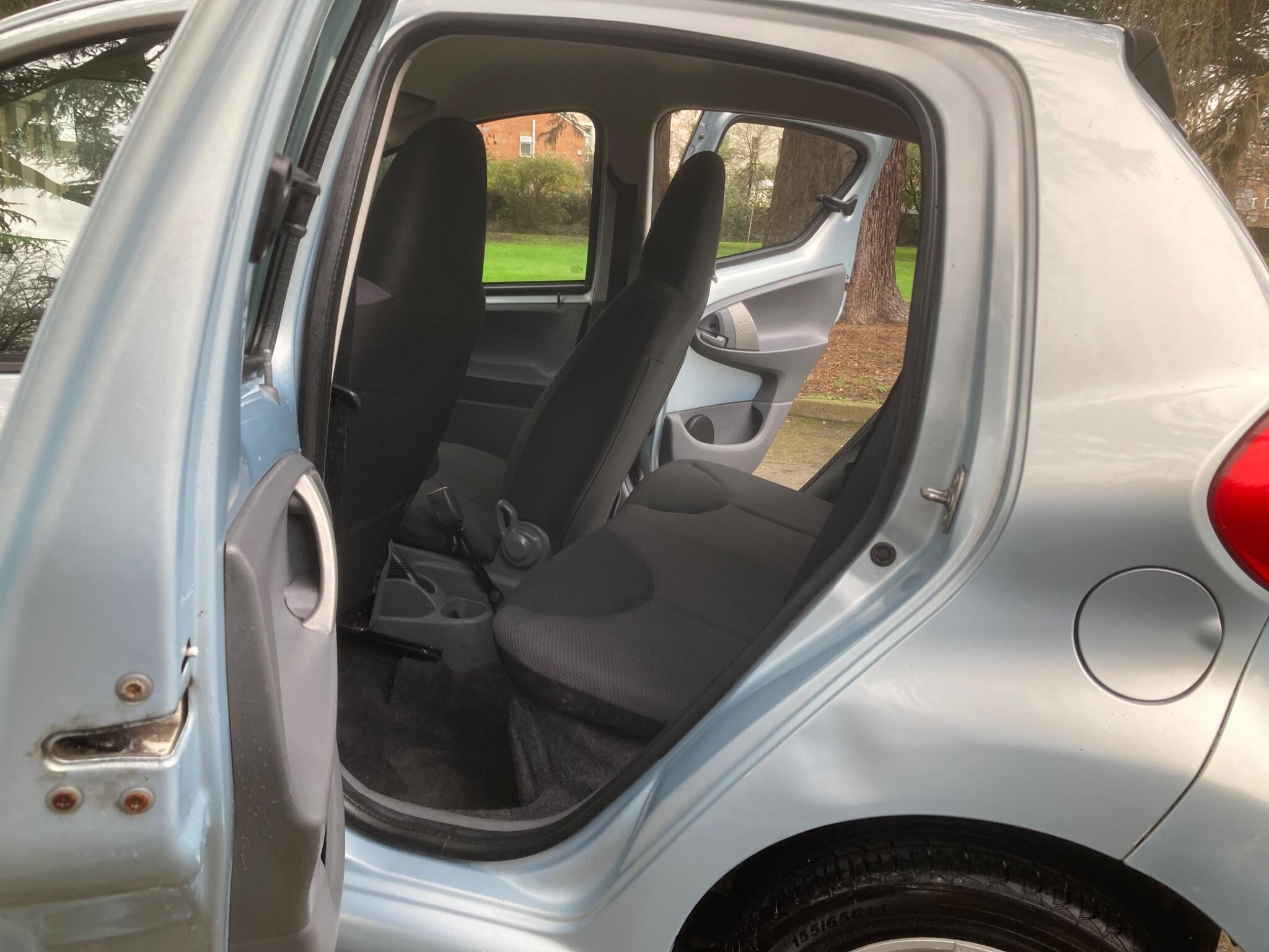 Toyota Aygo view 9
