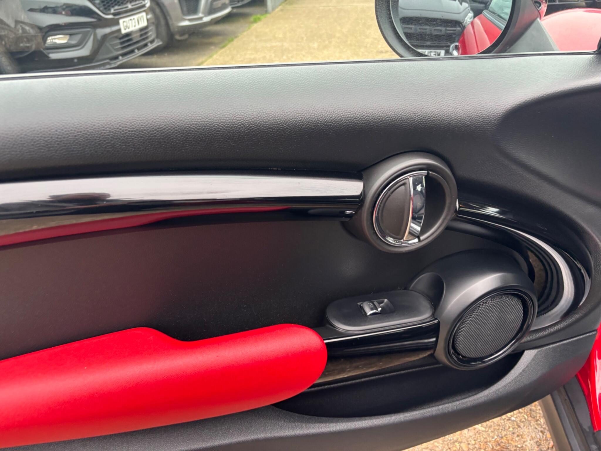 Mini Cooper view 38
