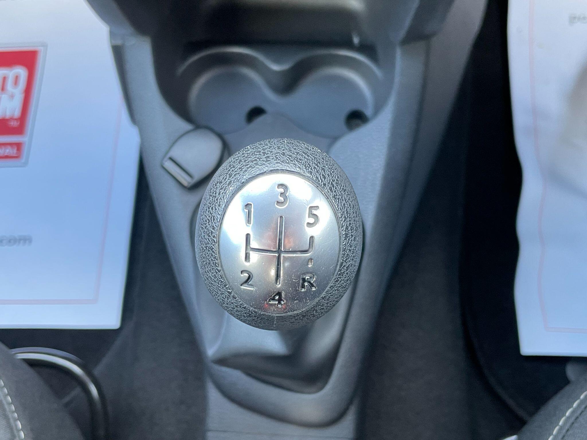 Dacia Sandero view 25