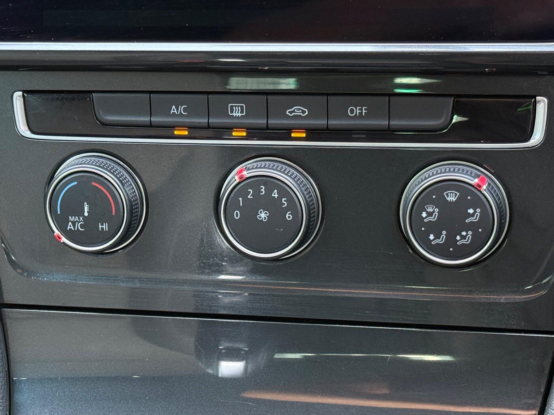 Volkswagen Golf view 42
