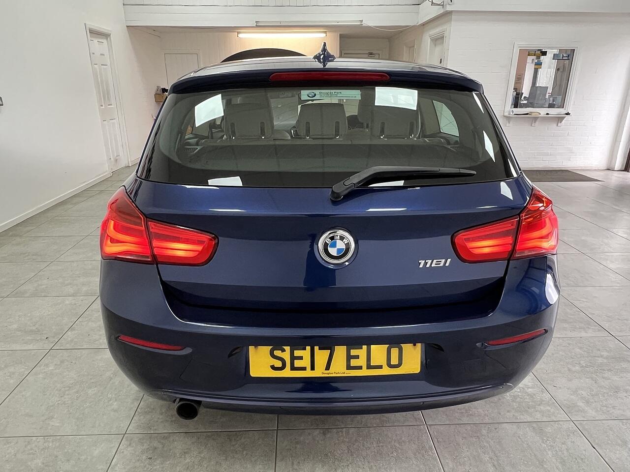 BMW 1 Series view 4