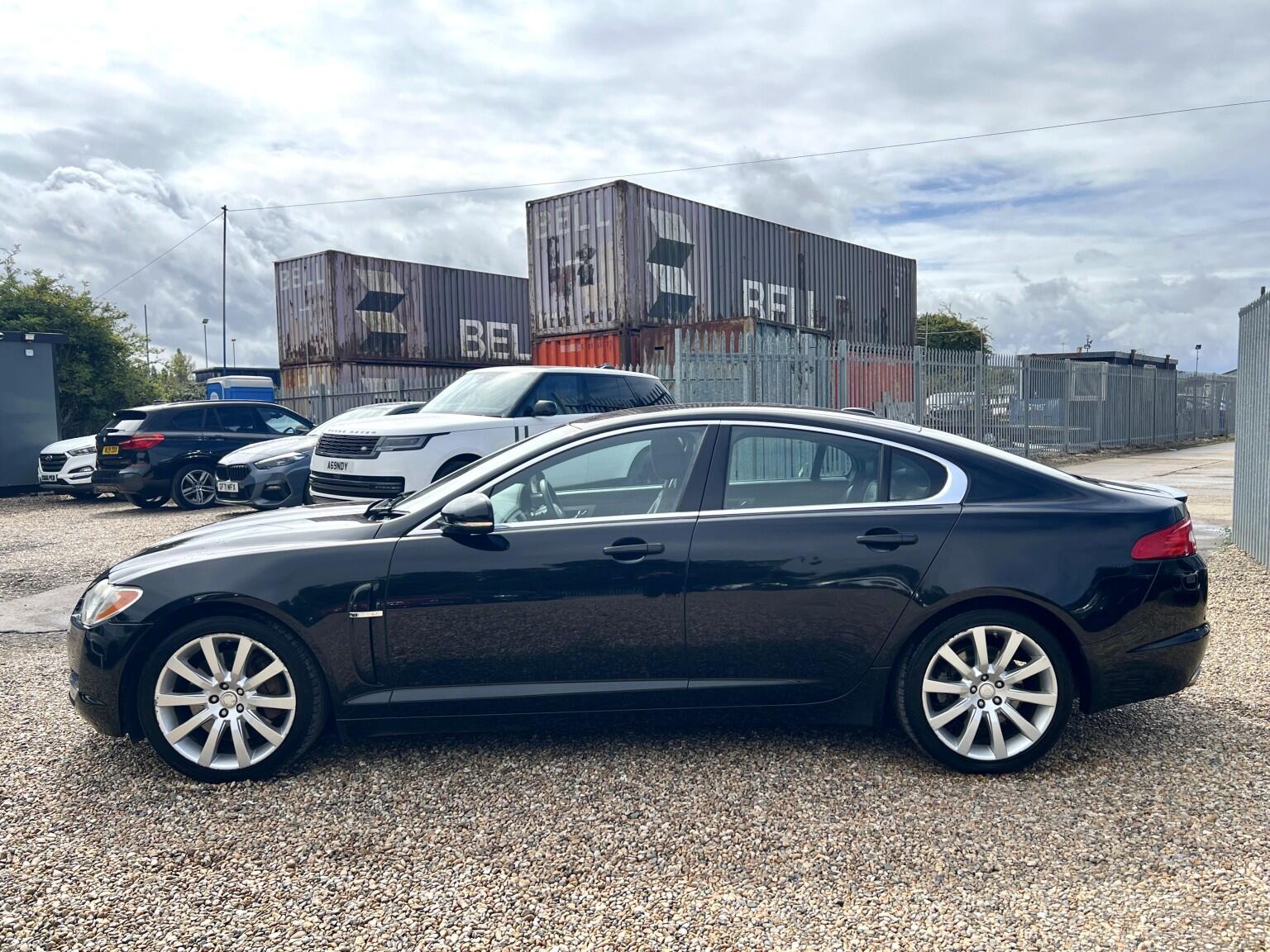 Jaguar XF view 8
