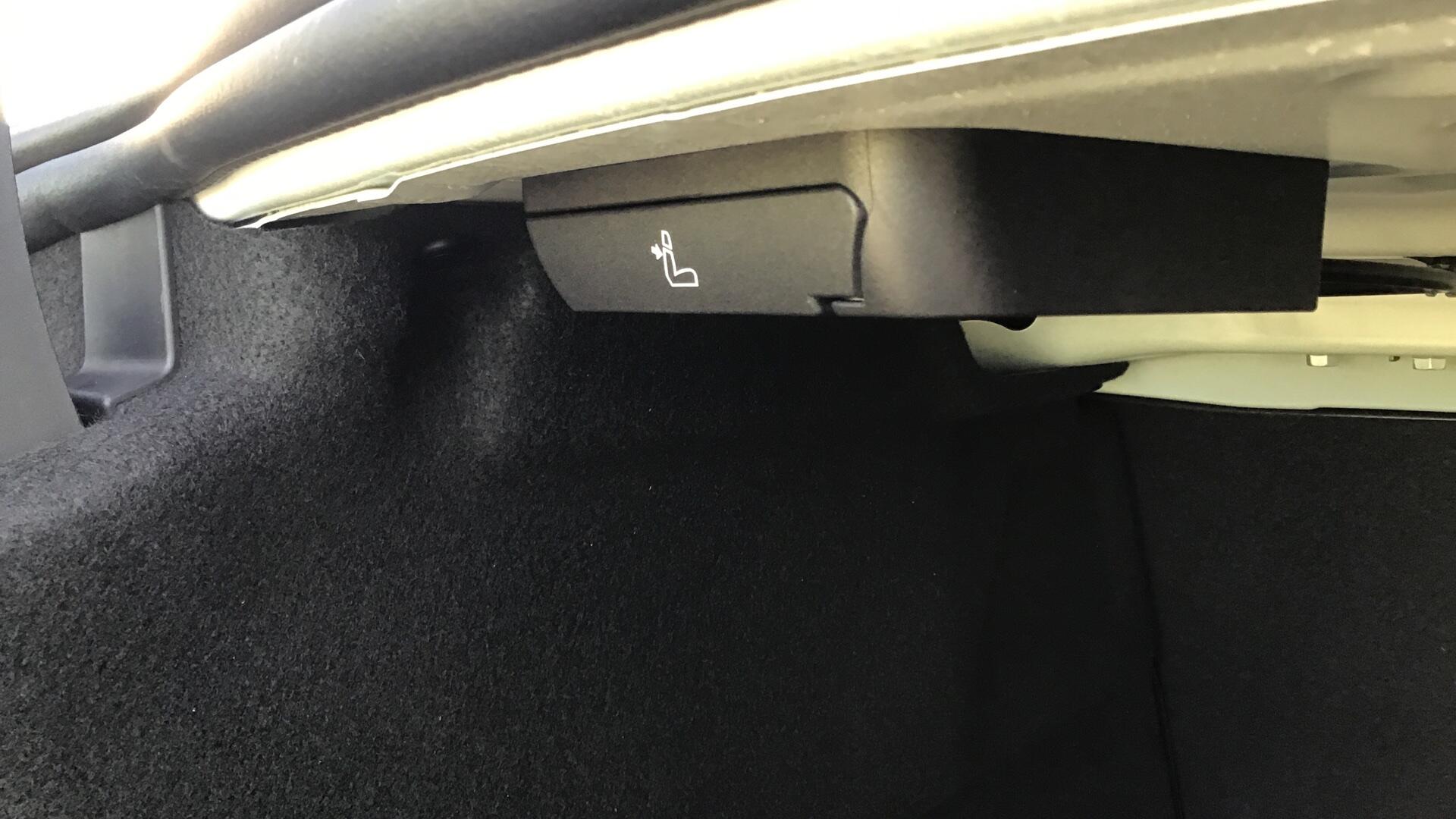 BMW 2 Series view 36