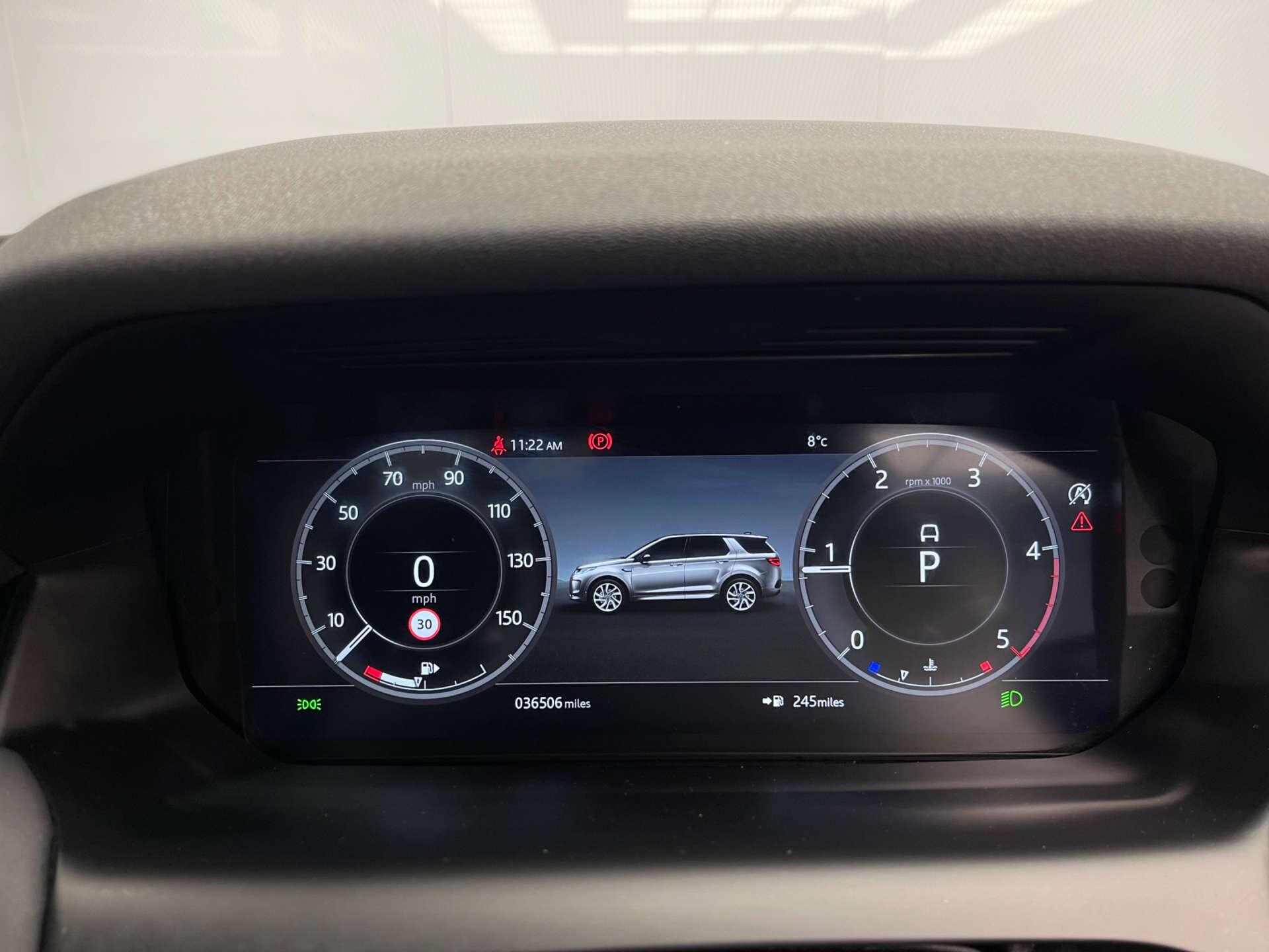 Land Rover Discovery Sport view 14