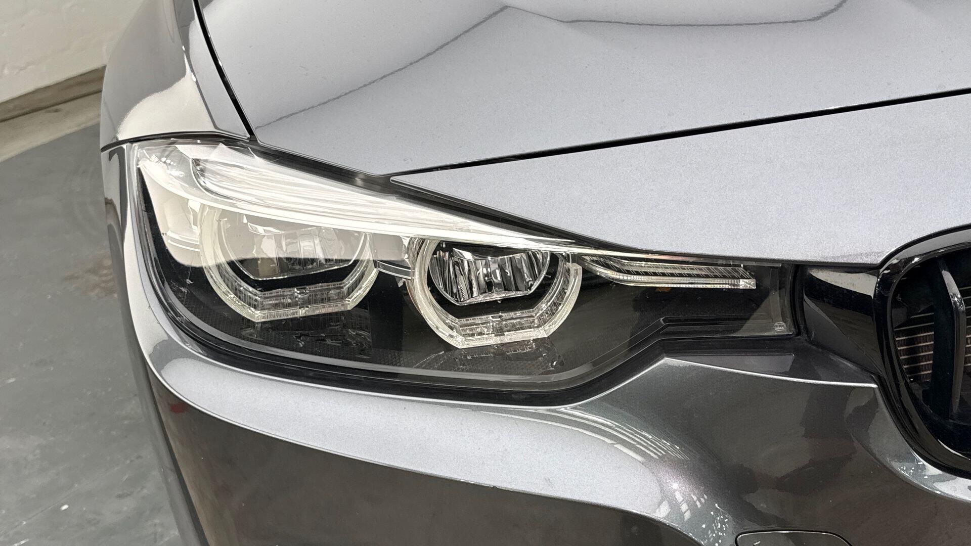 BMW 3 Series view 23