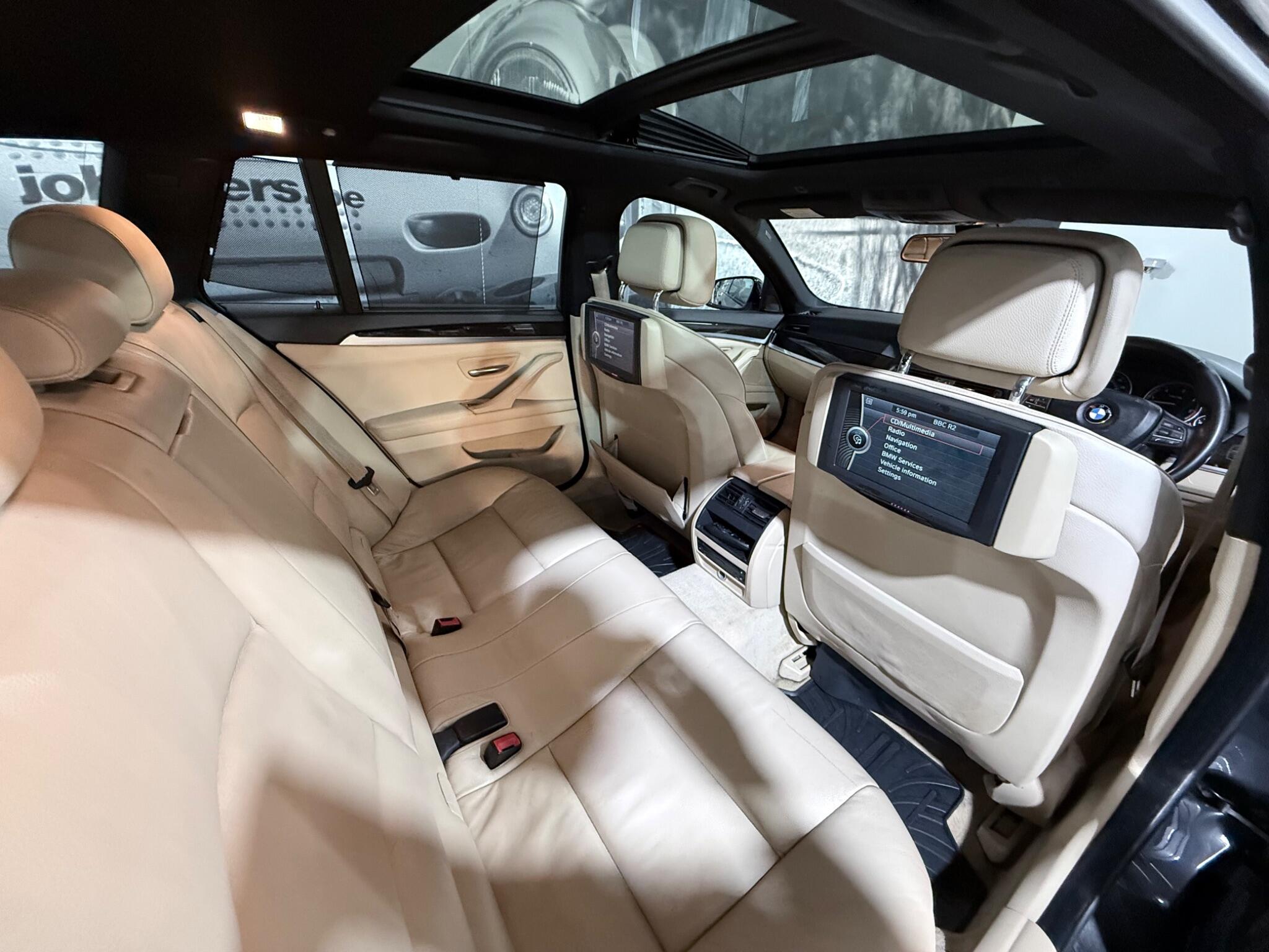 BMW 5 Series view 15