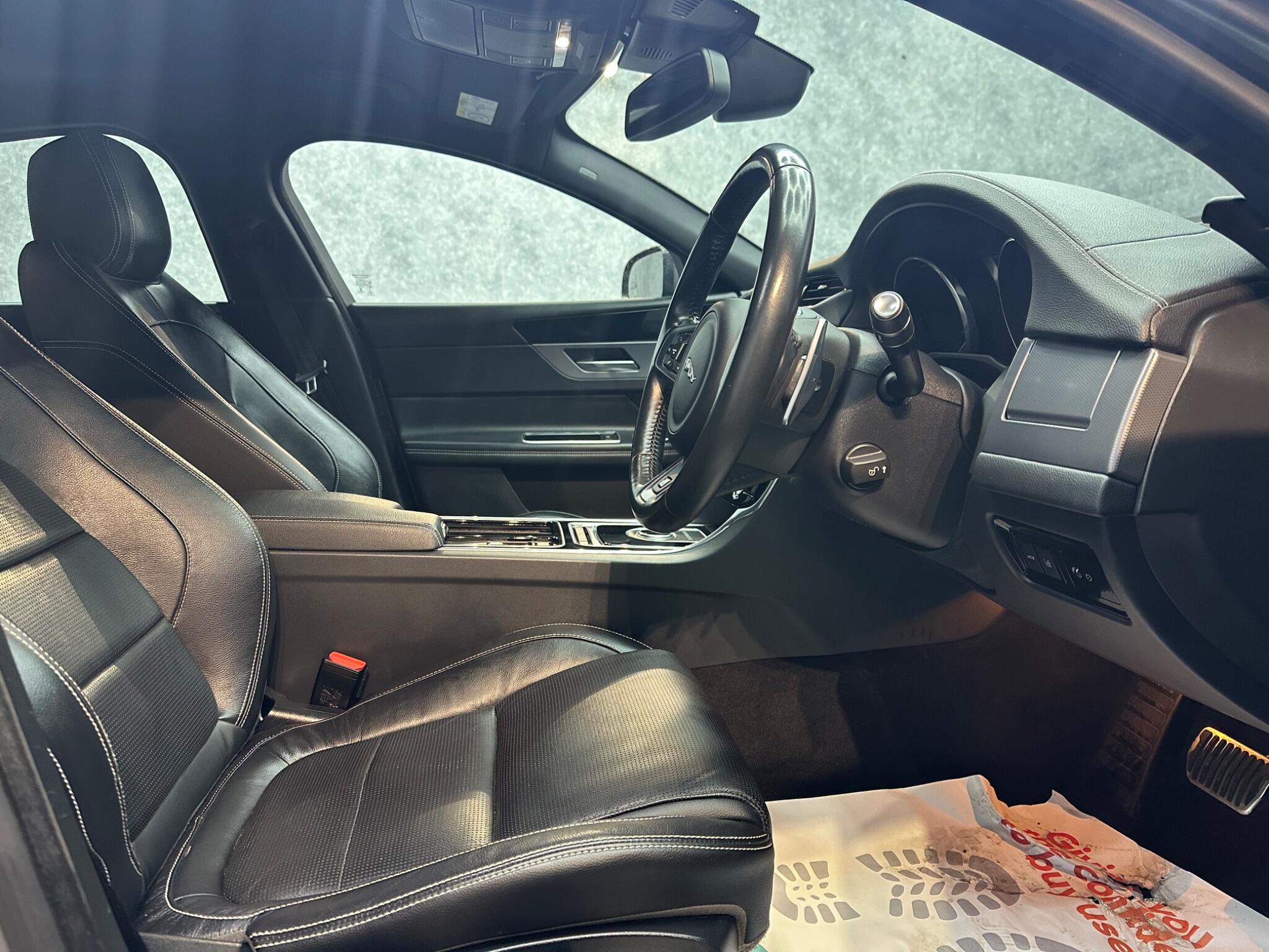Jaguar XF view 7